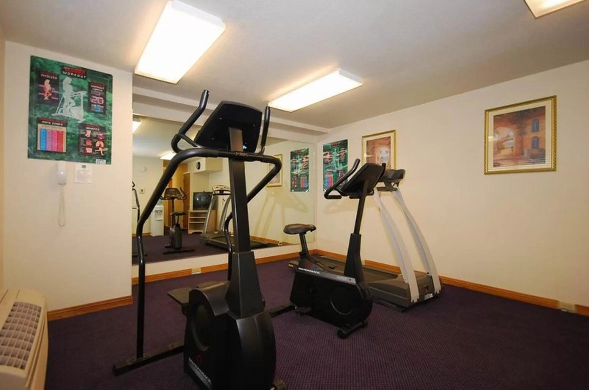 Fitness centre/facilities in Cloverdale Wine Country Inn & Suites