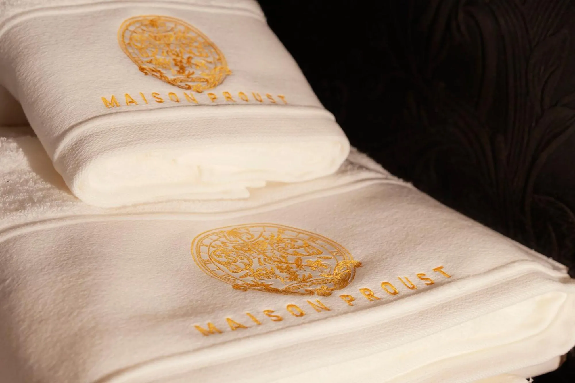 Bathroom, Bed in Maison Proust, Hotel & Spa La Mer