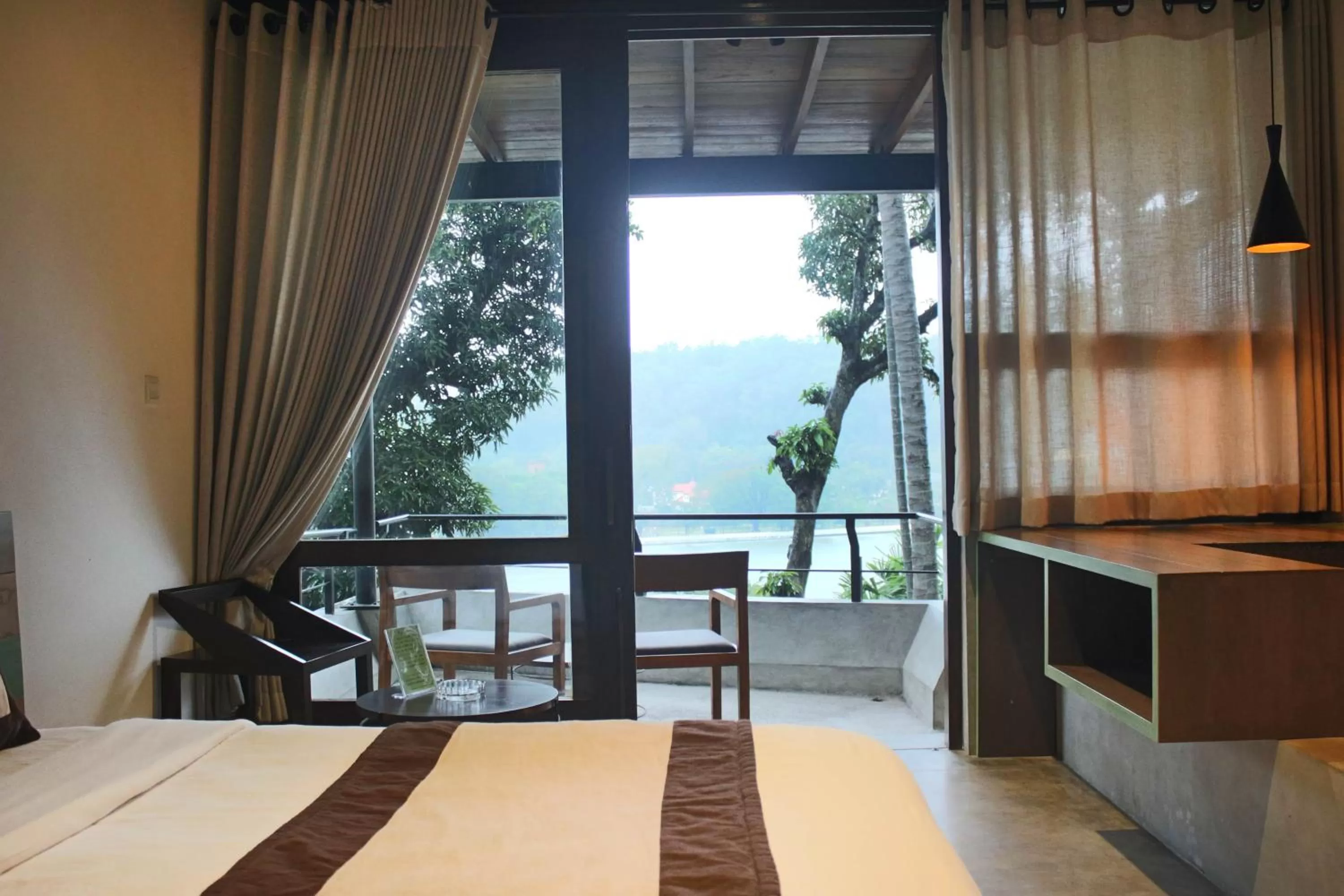 Lake view, Bed in SWP Eco Lodge, Kandy