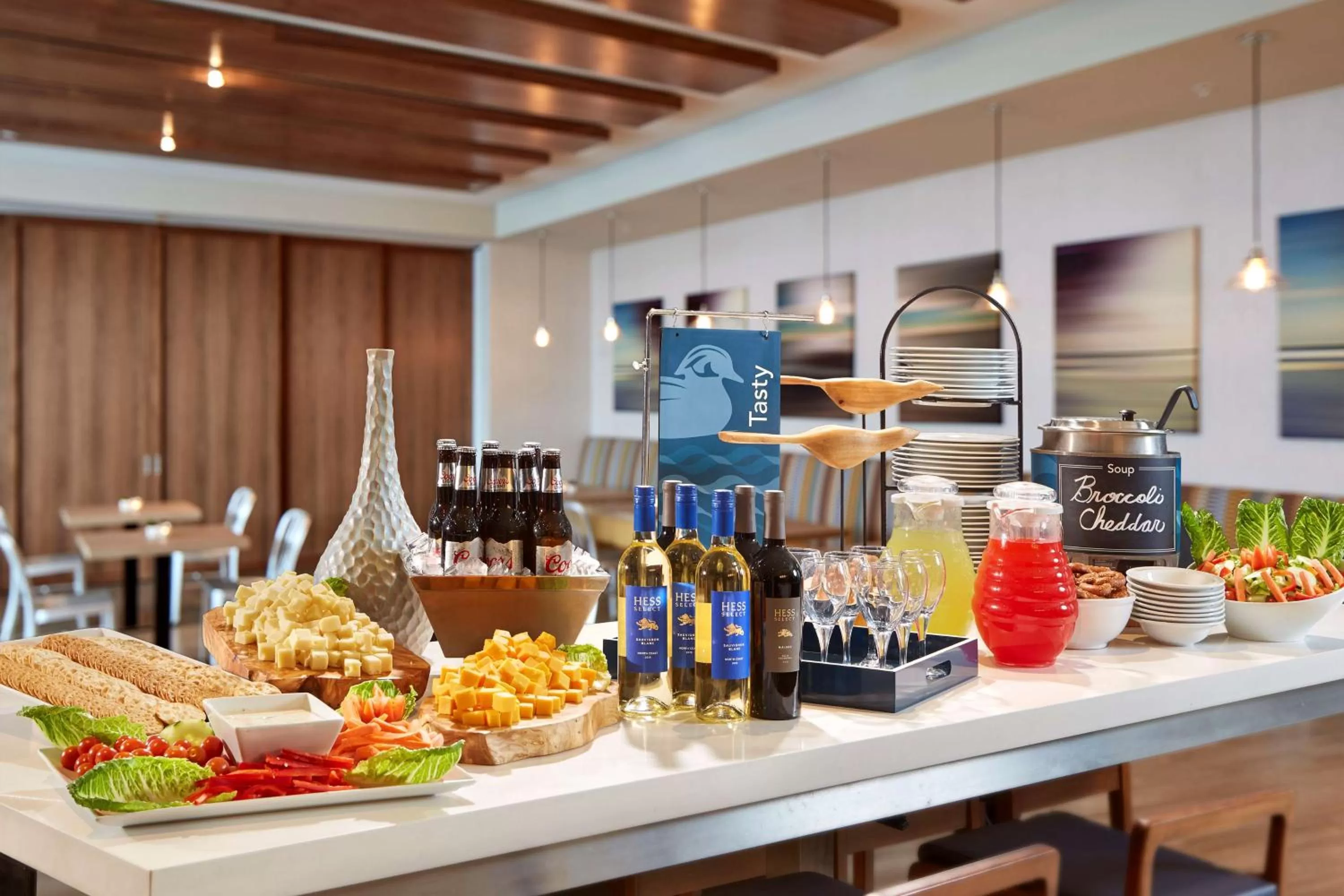 Dining area in Homewood Suites by Hilton San Diego Downtown/Bayside
