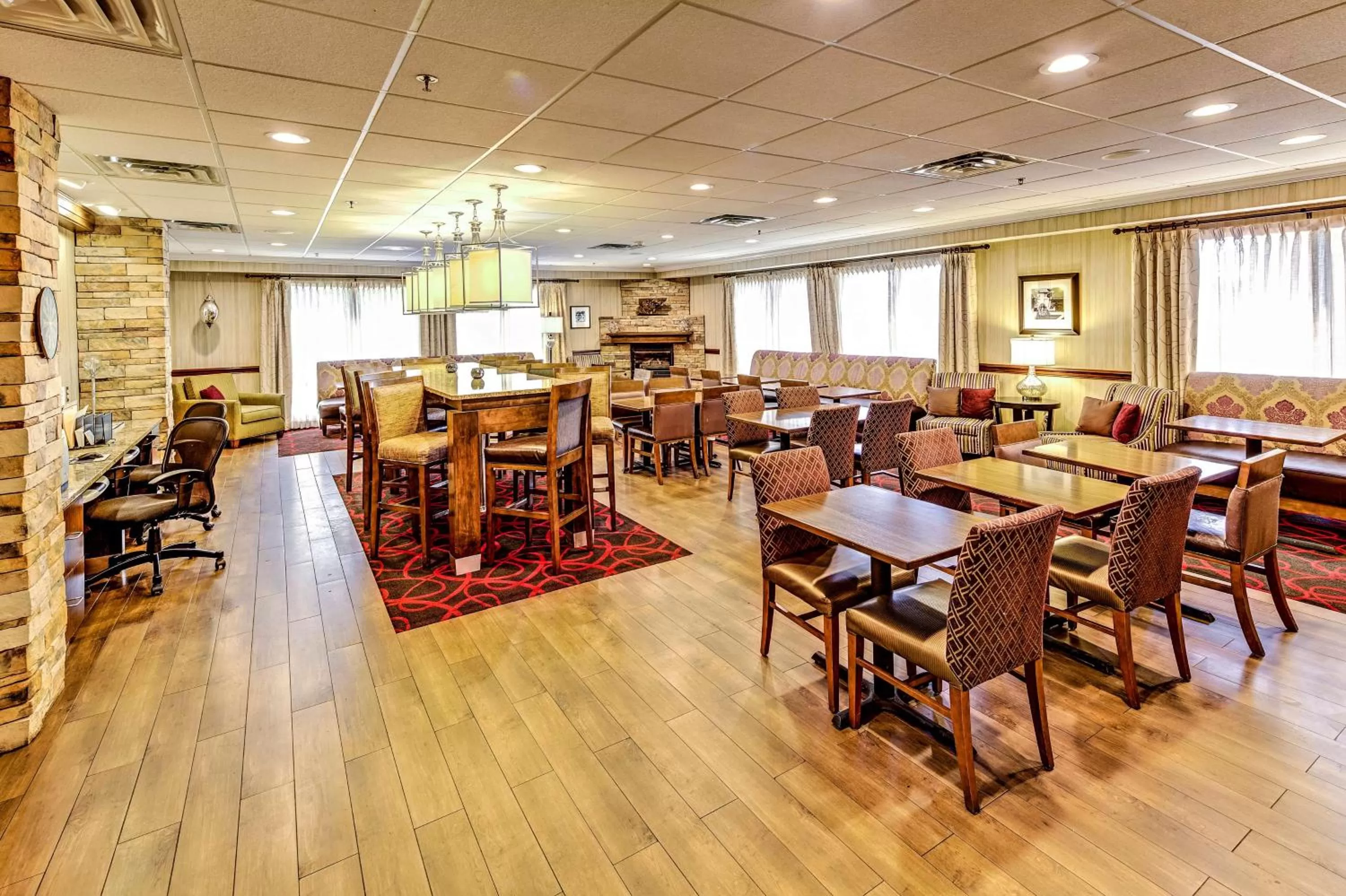 Restaurant/places to eat in Hampton Inn Columbus I-70E/Hamilton Road