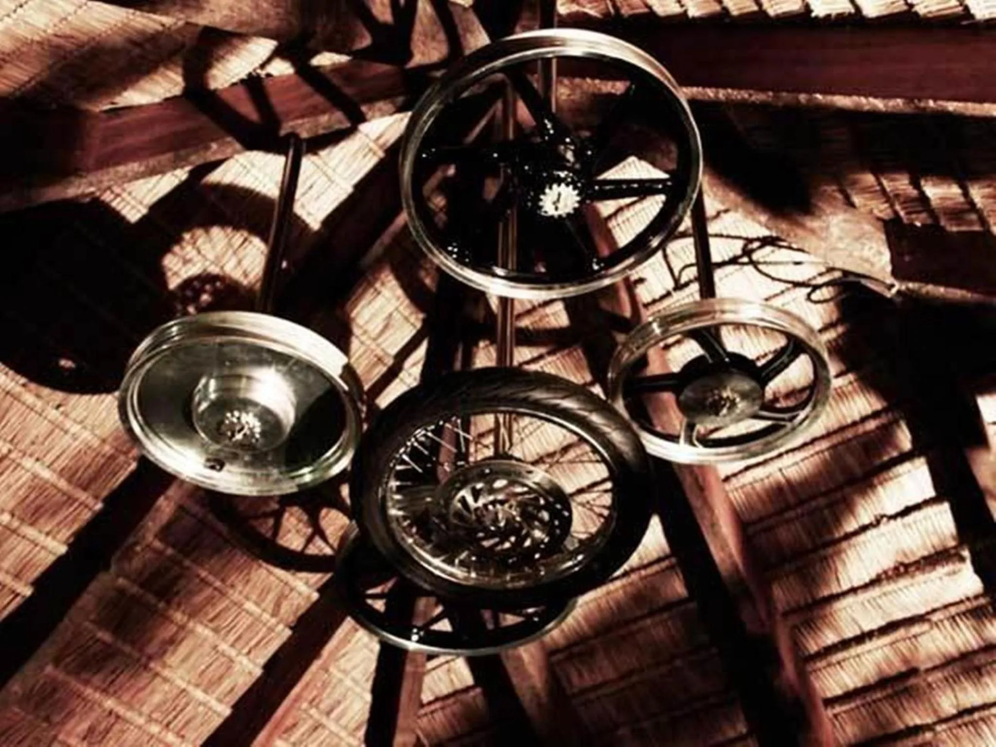 Decorative detail in Nicky's Handlebar