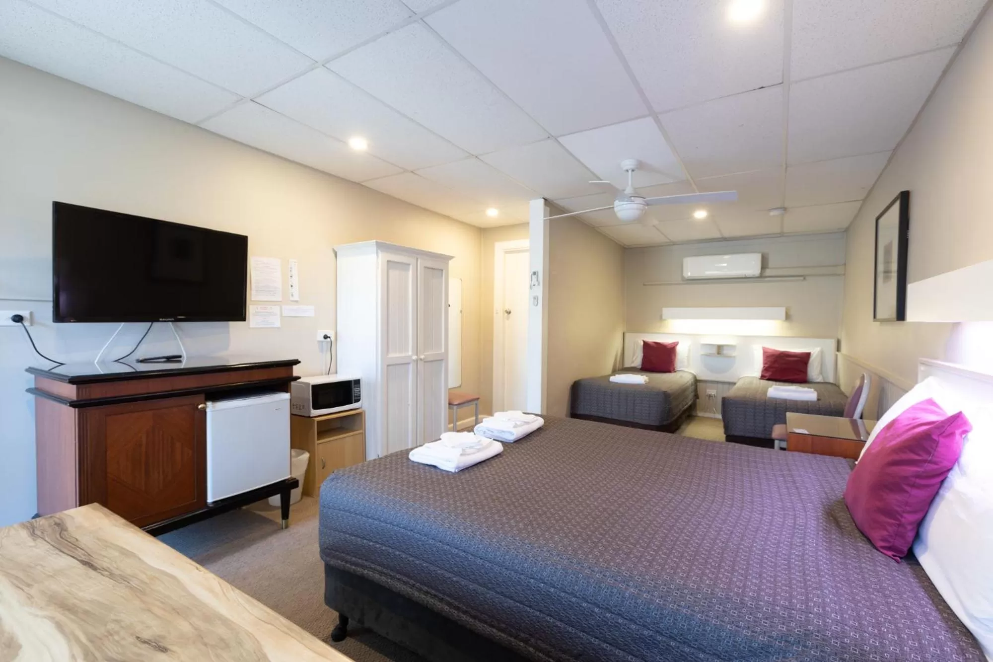 Bed in Mittagong Motel