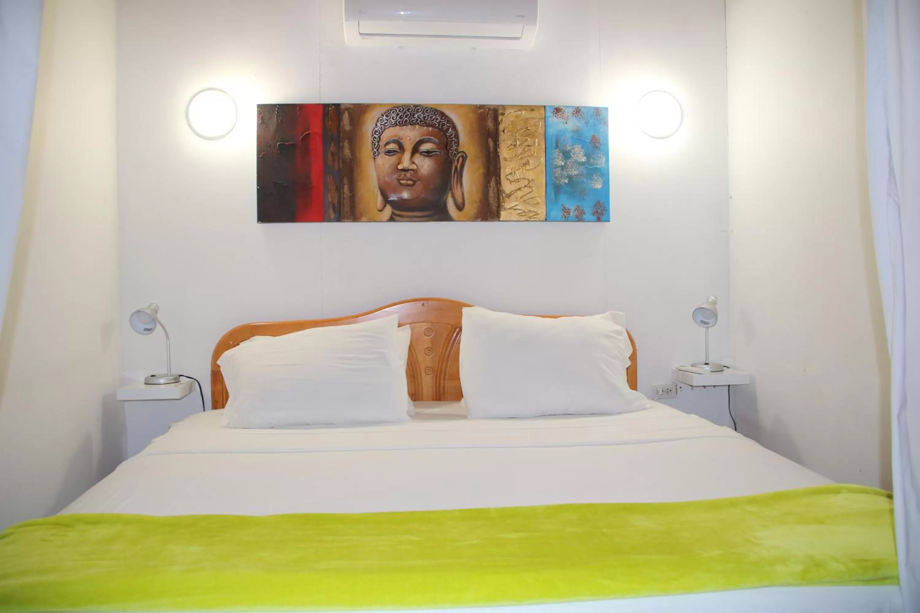 Bedroom, Bed in Coral Reef Beach