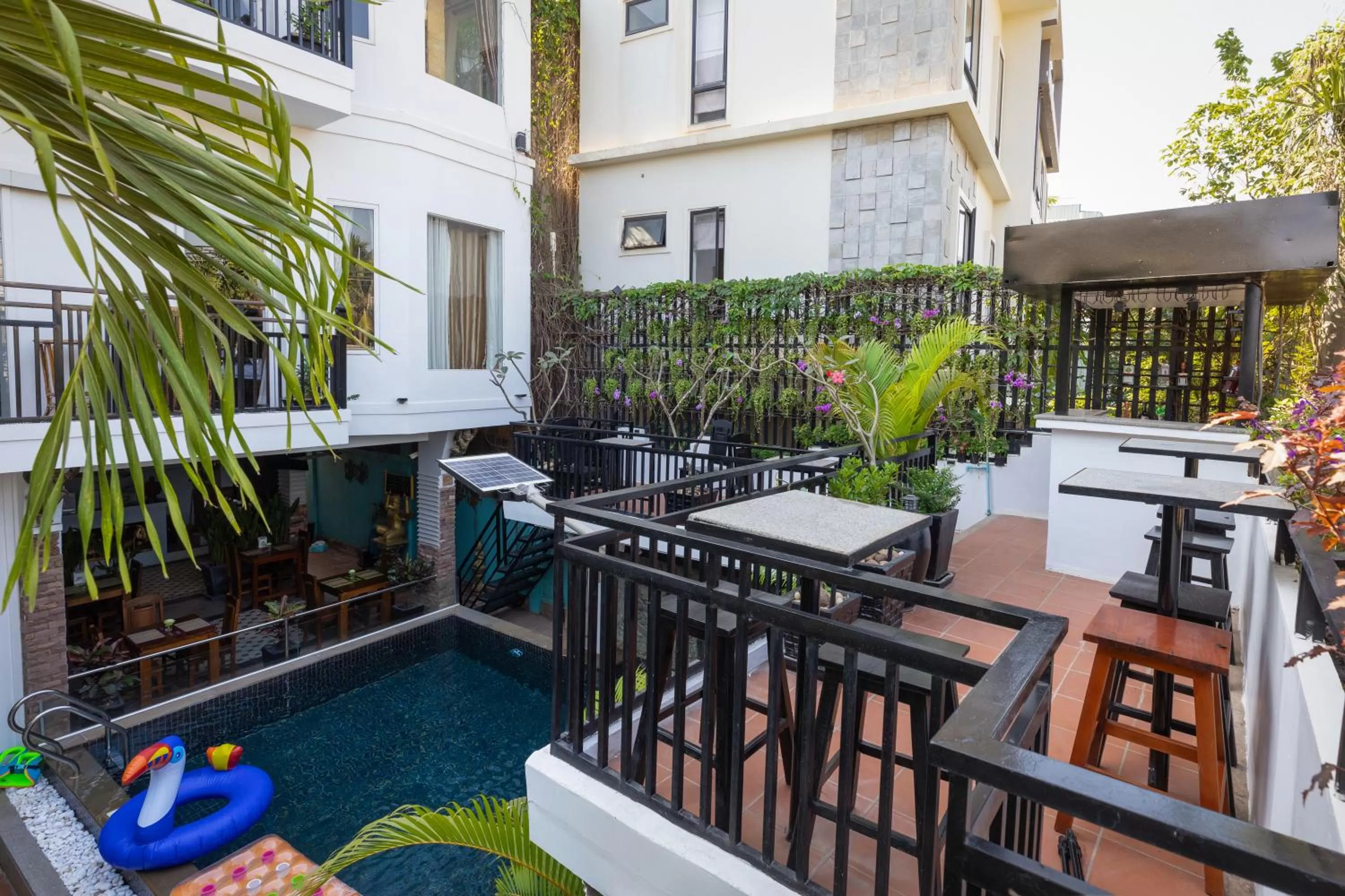 Lounge or bar in The Five Senses Boutique Hotel