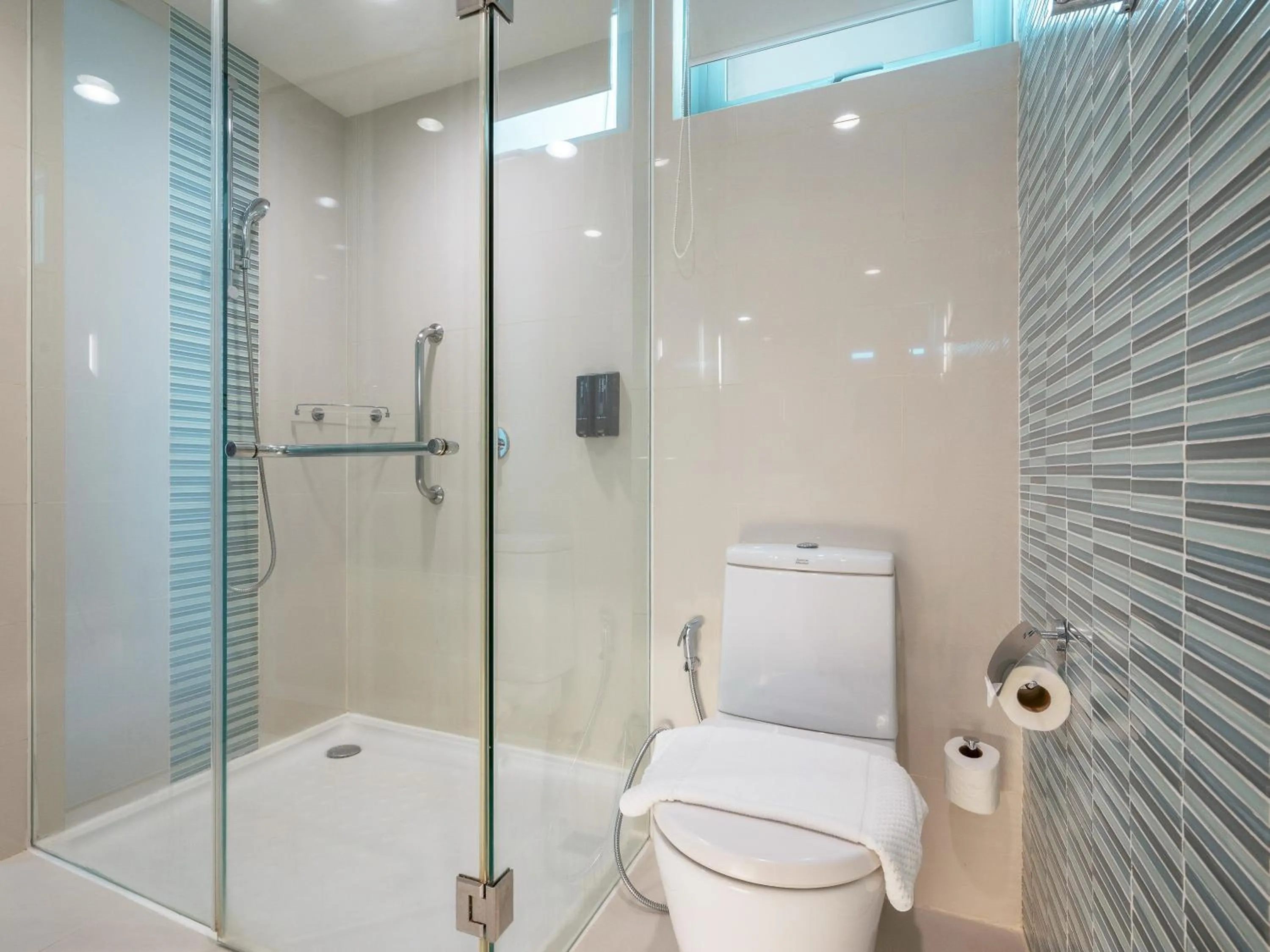 Shower in OZO Chaweng Samui