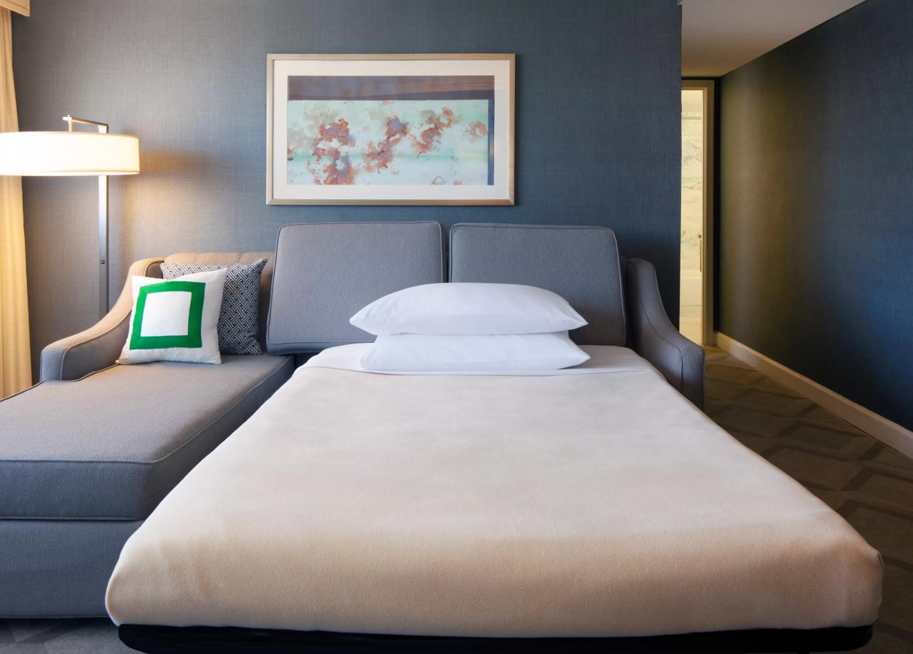 Bedroom, Bed in Melrose Georgetown Hotel