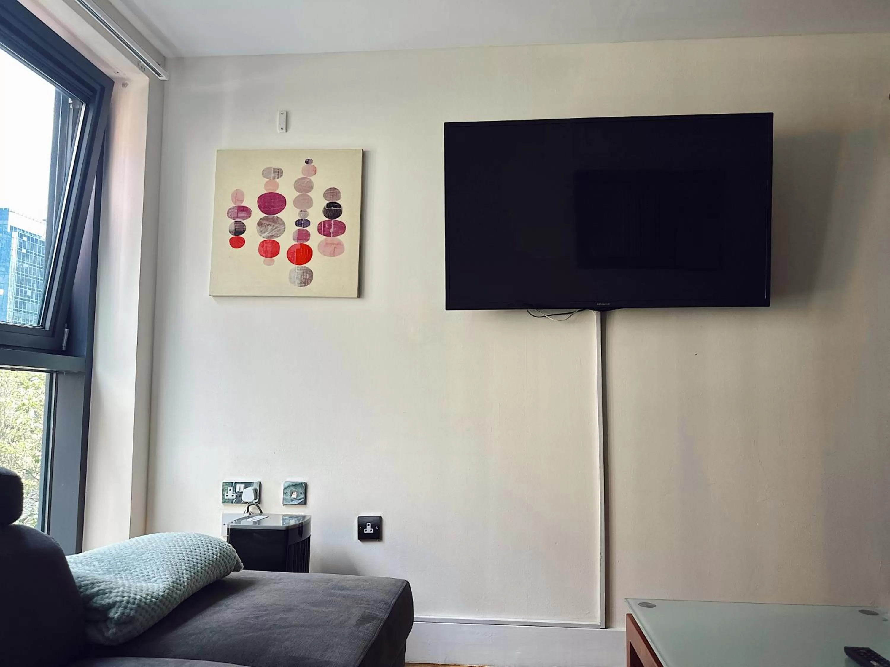 TV and multimedia in Canary Wharf - Luxury Apartments