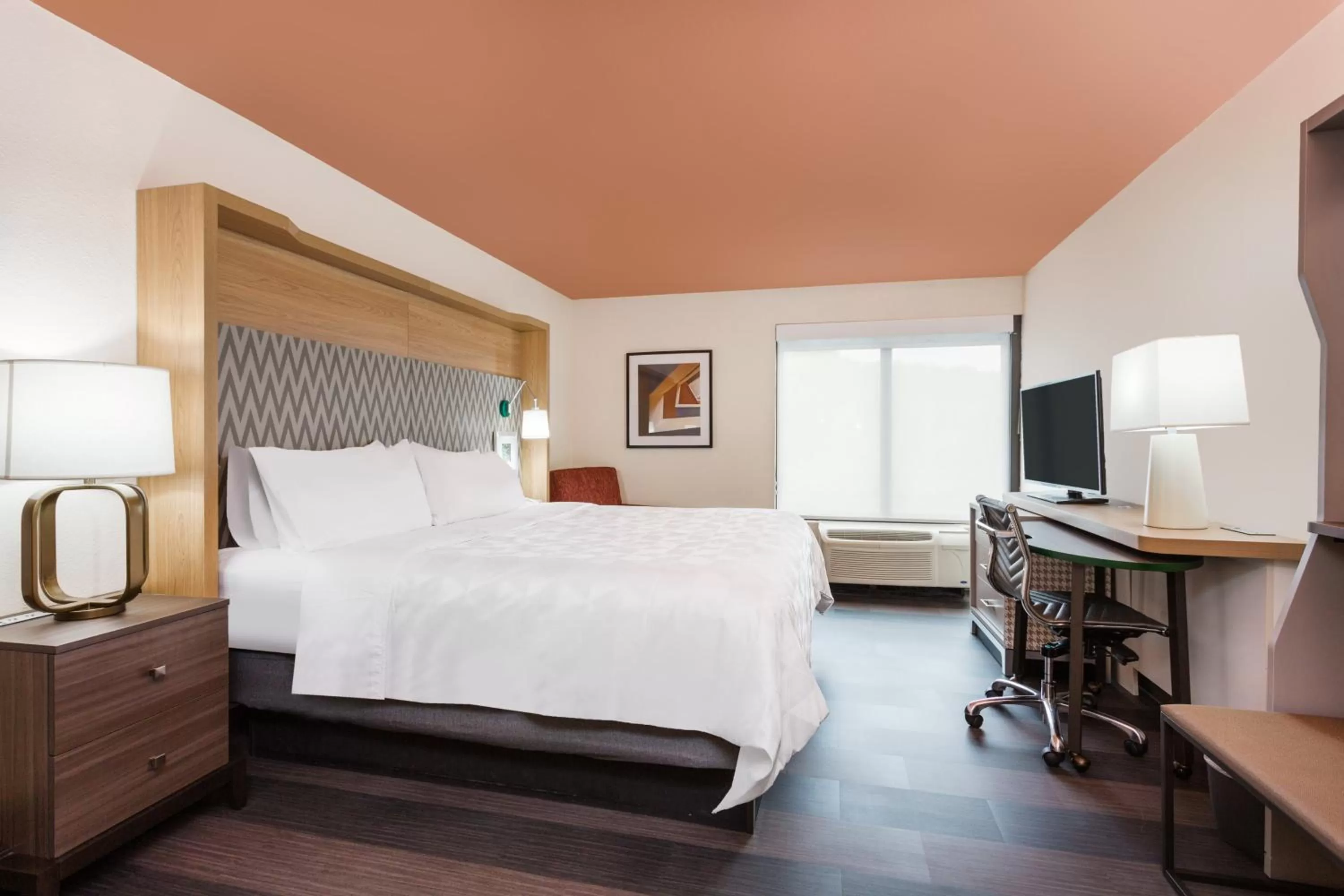 Photo of the whole room, Bed in Holiday Inn Timonium by IHG