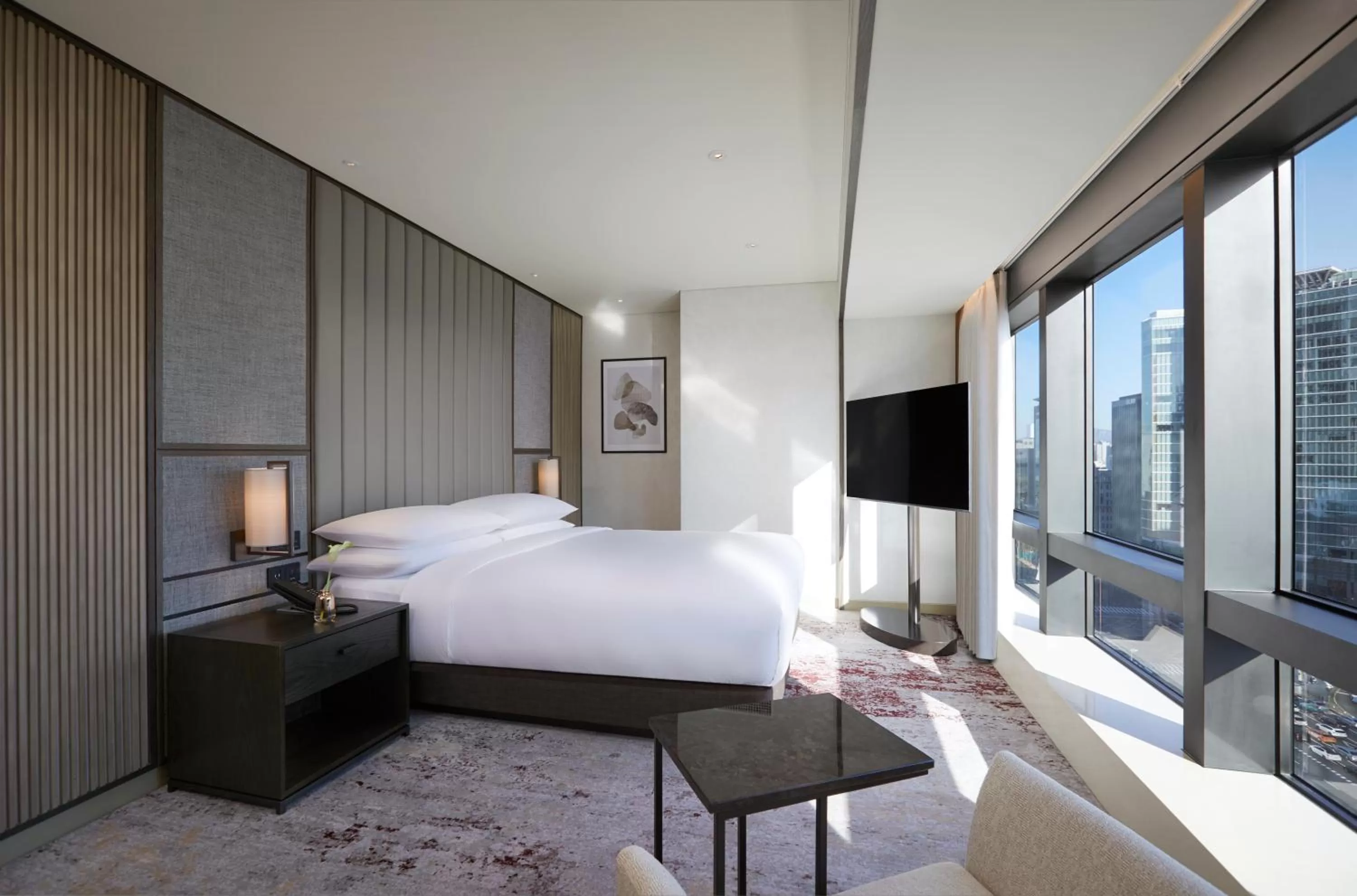 Photo of the whole room, Bed in Grand InterContinental Seoul Parnas by IHG