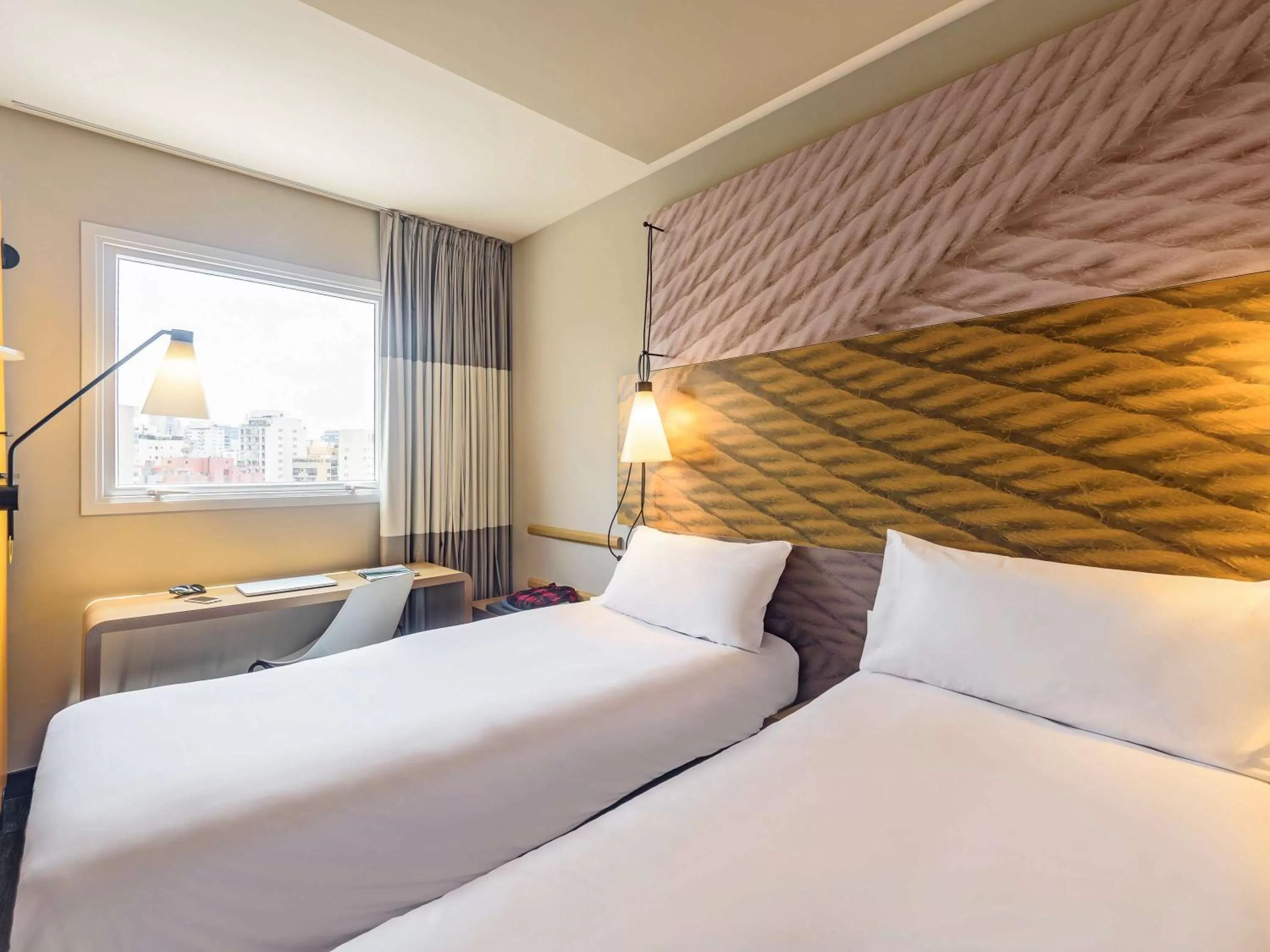 Photo of the whole room, Bed in Hotel ibis Lisboa Liberdade