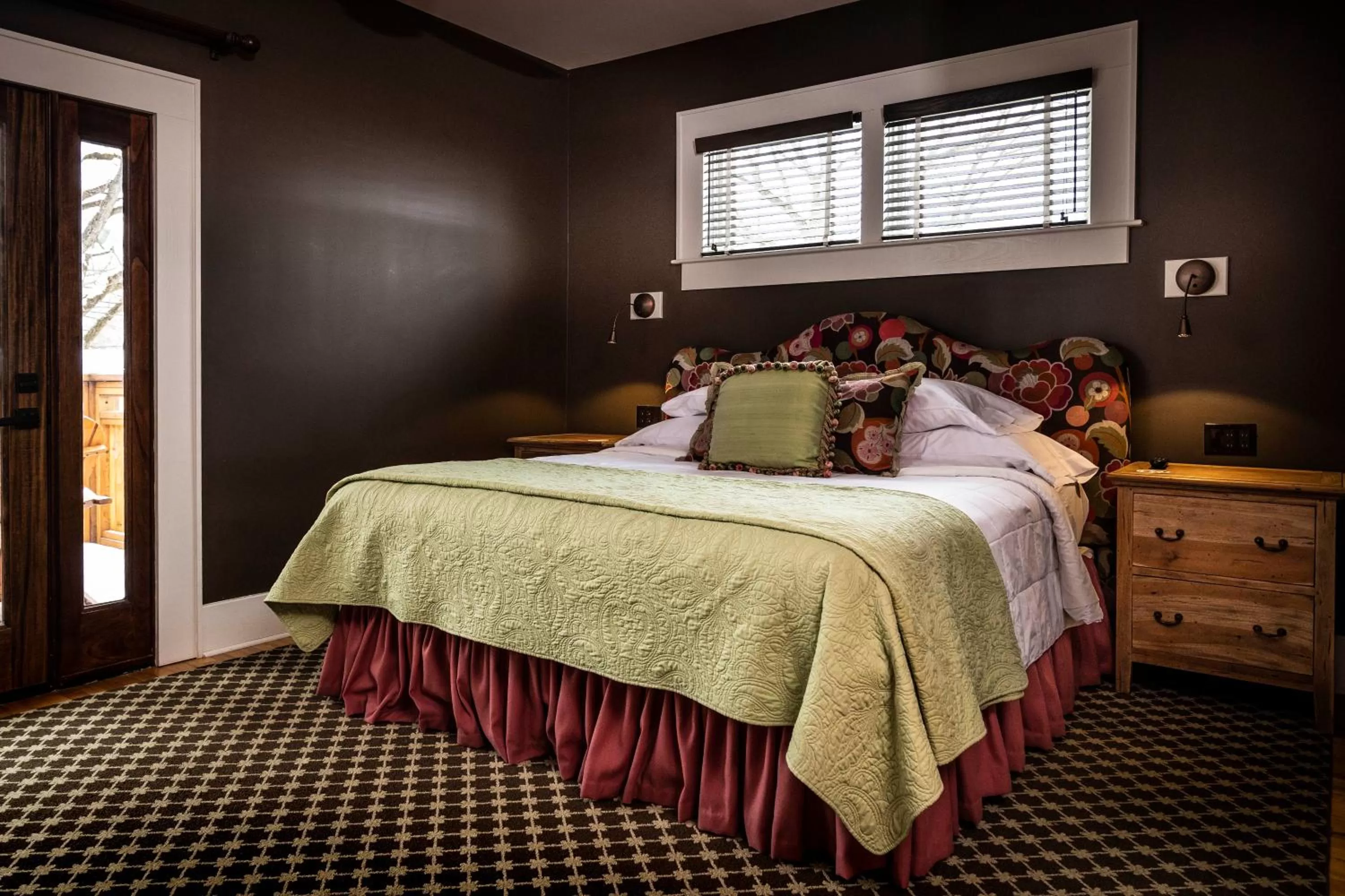 Bed in Hotel Broad Ripple