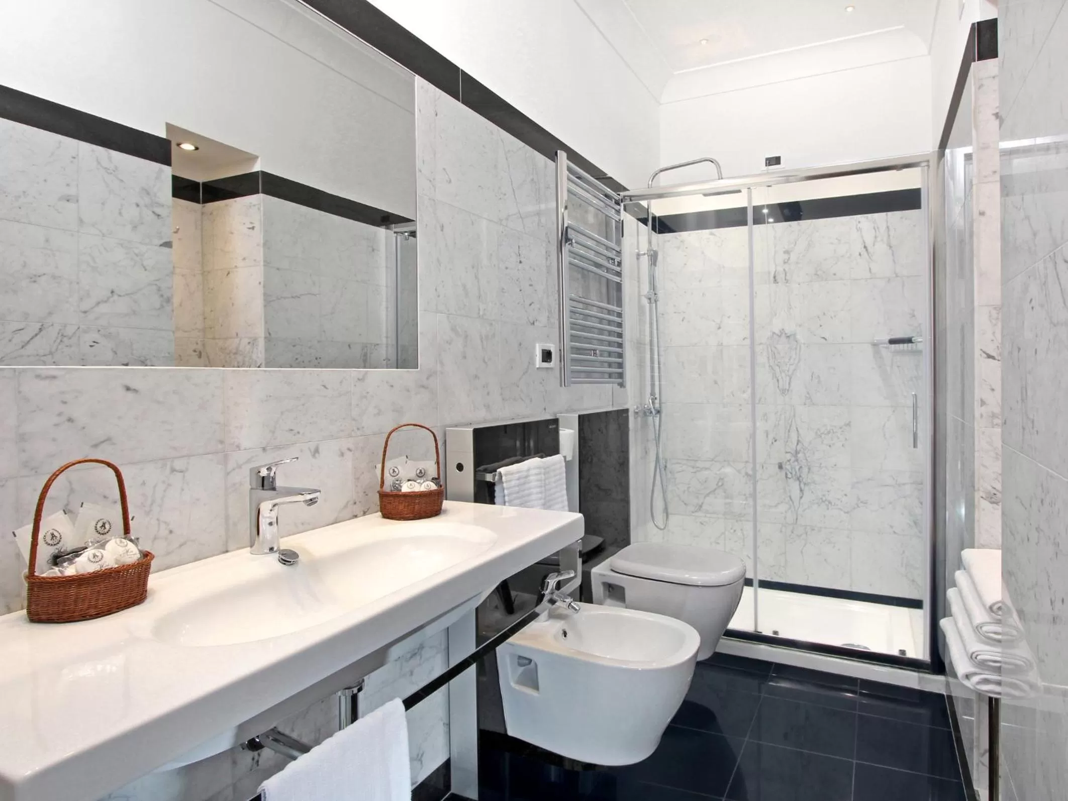 Bathroom in Hotel Arcangelo