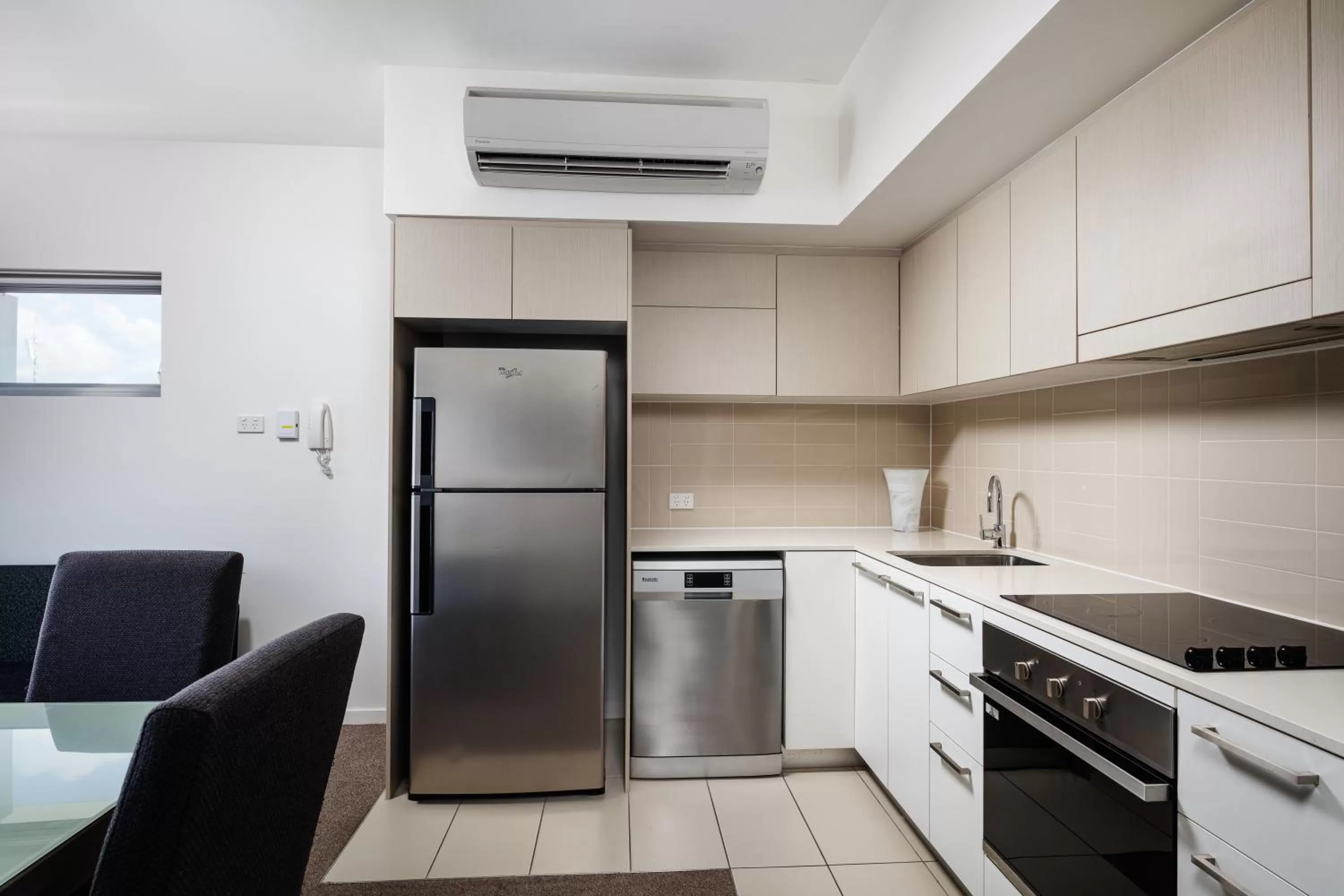 Kitchen or kitchenette in Central Kensington Apartments