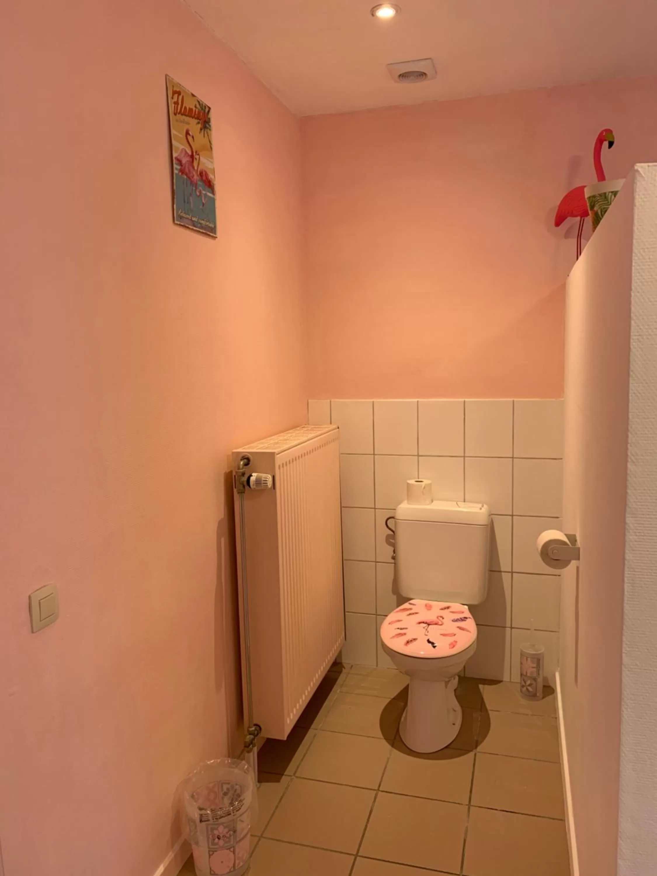 Toilet in Carpe Diem