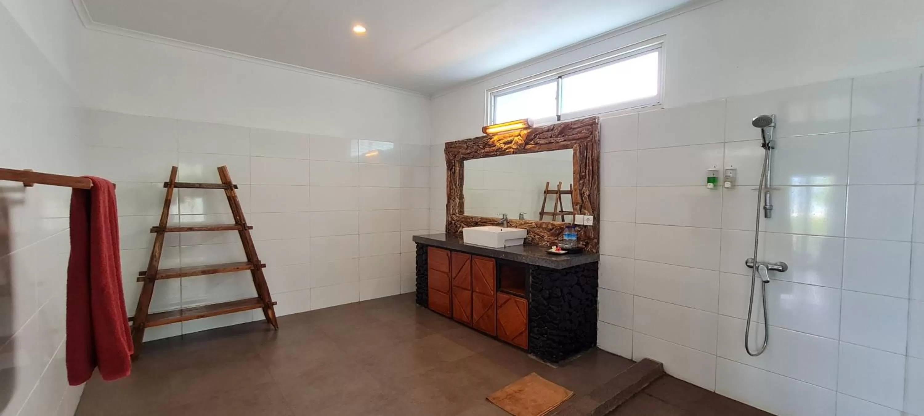 Bathroom in The Trawangan Resort