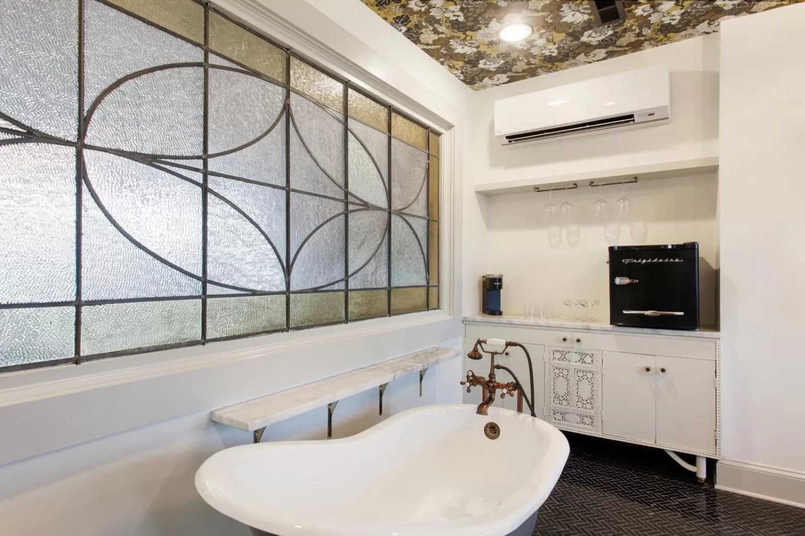 Bathroom in The Present Hotel