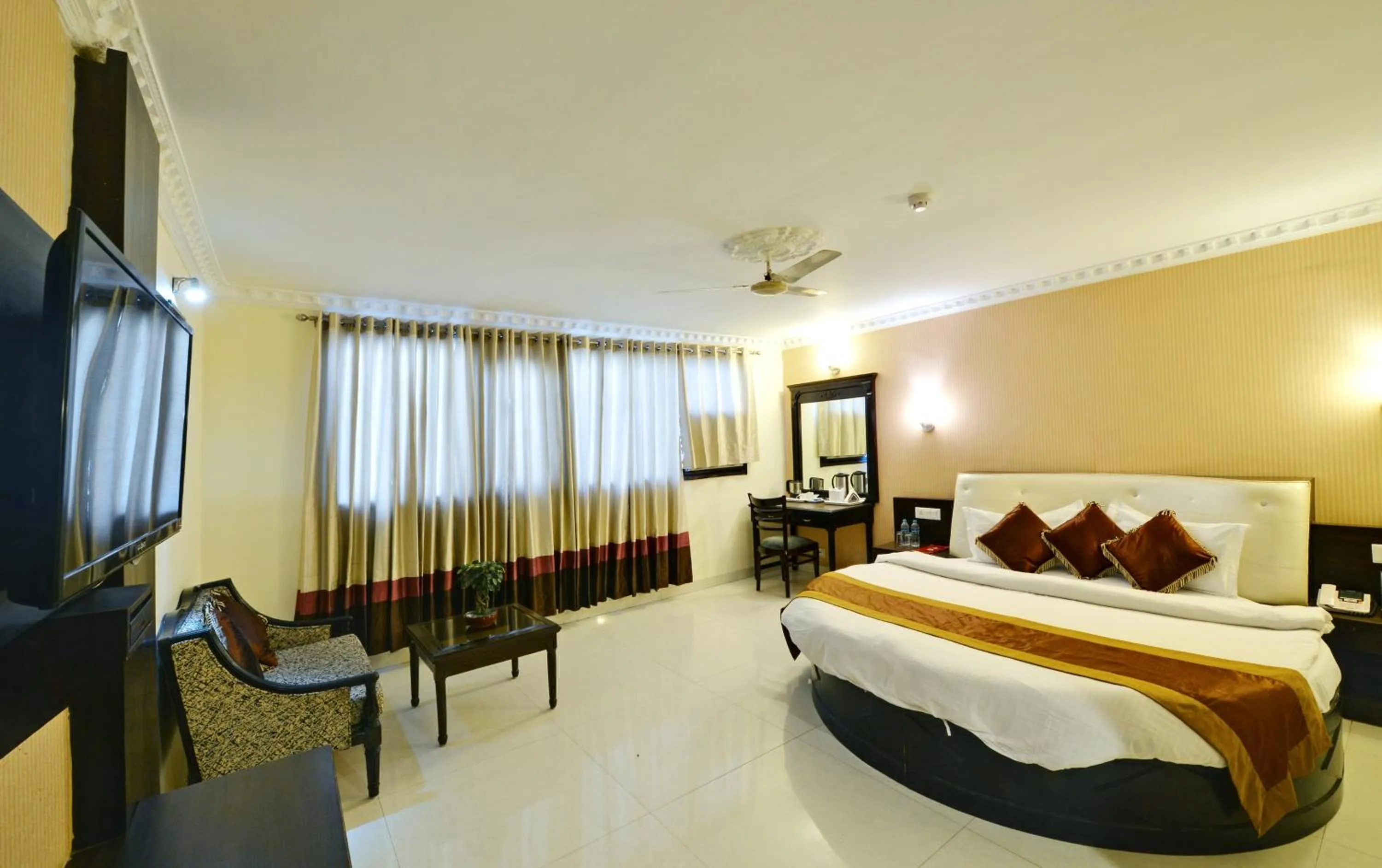 Bedroom, Bed in Hotel City Heart Premium