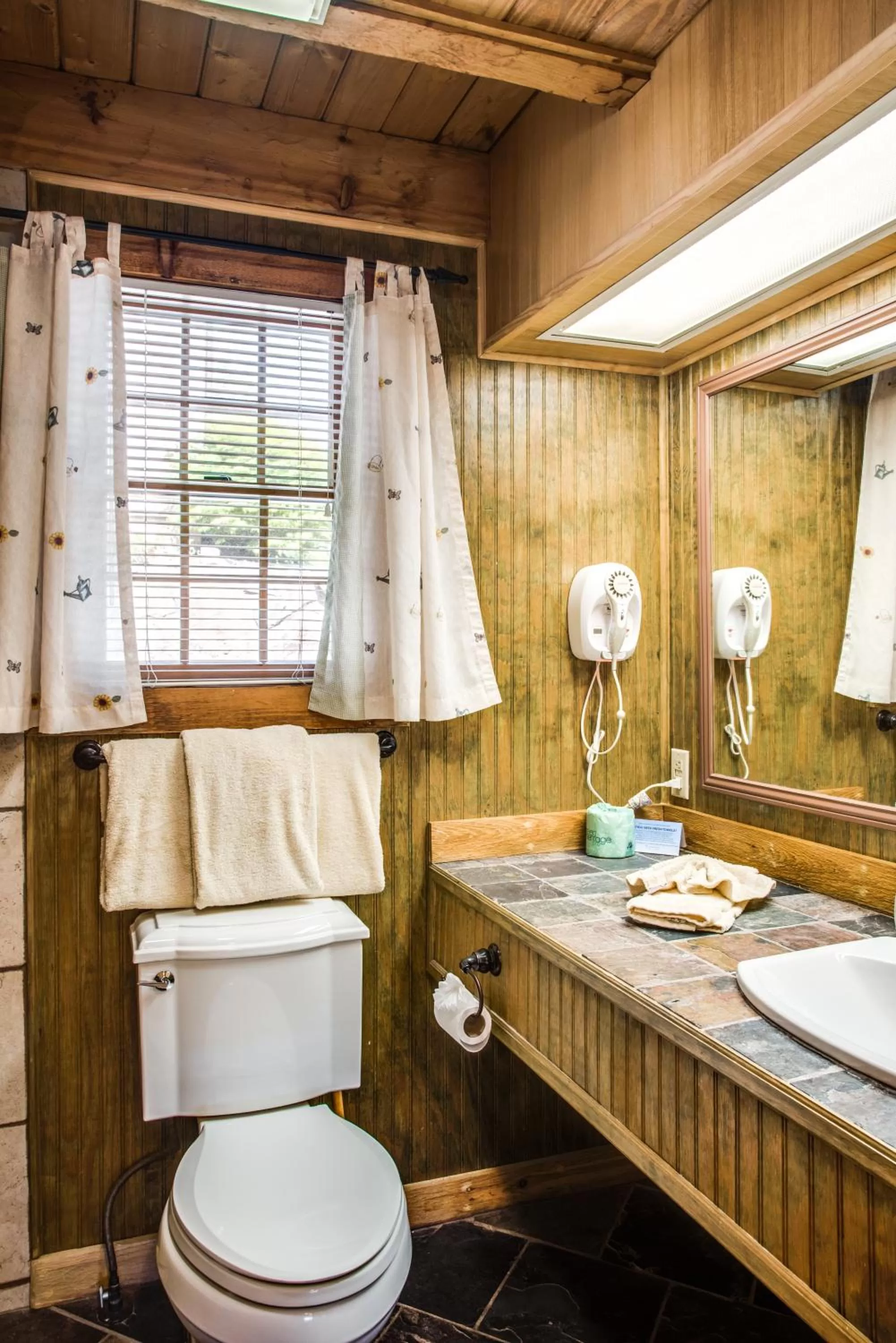 Boxwood Lodge Blowing Rock near Boone-University