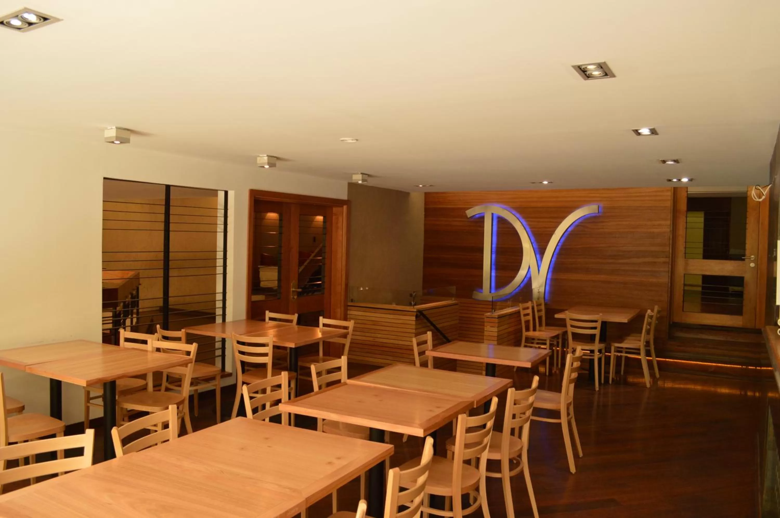 Restaurant/places to eat in Hotel Diego de Velazquez