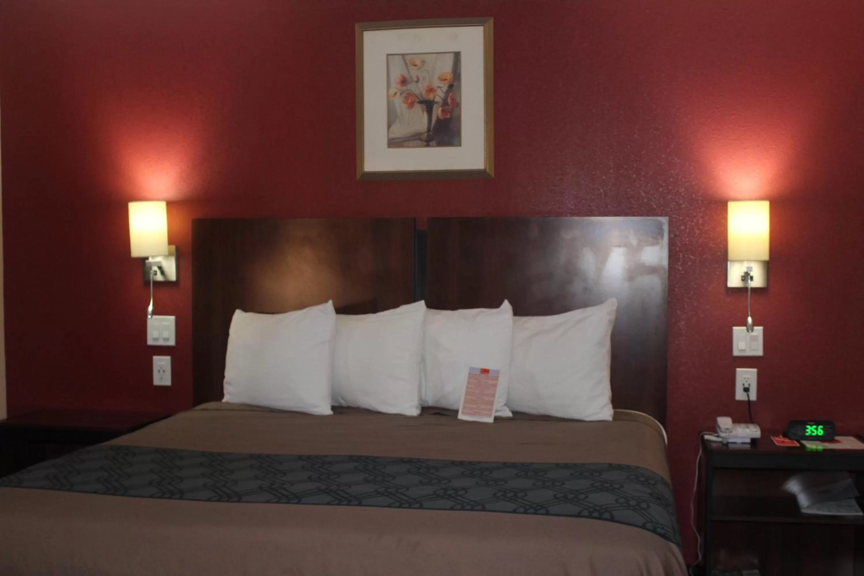 Bedroom, Bed in Americas Best Value Inn-Near NRG Park/Medical Center