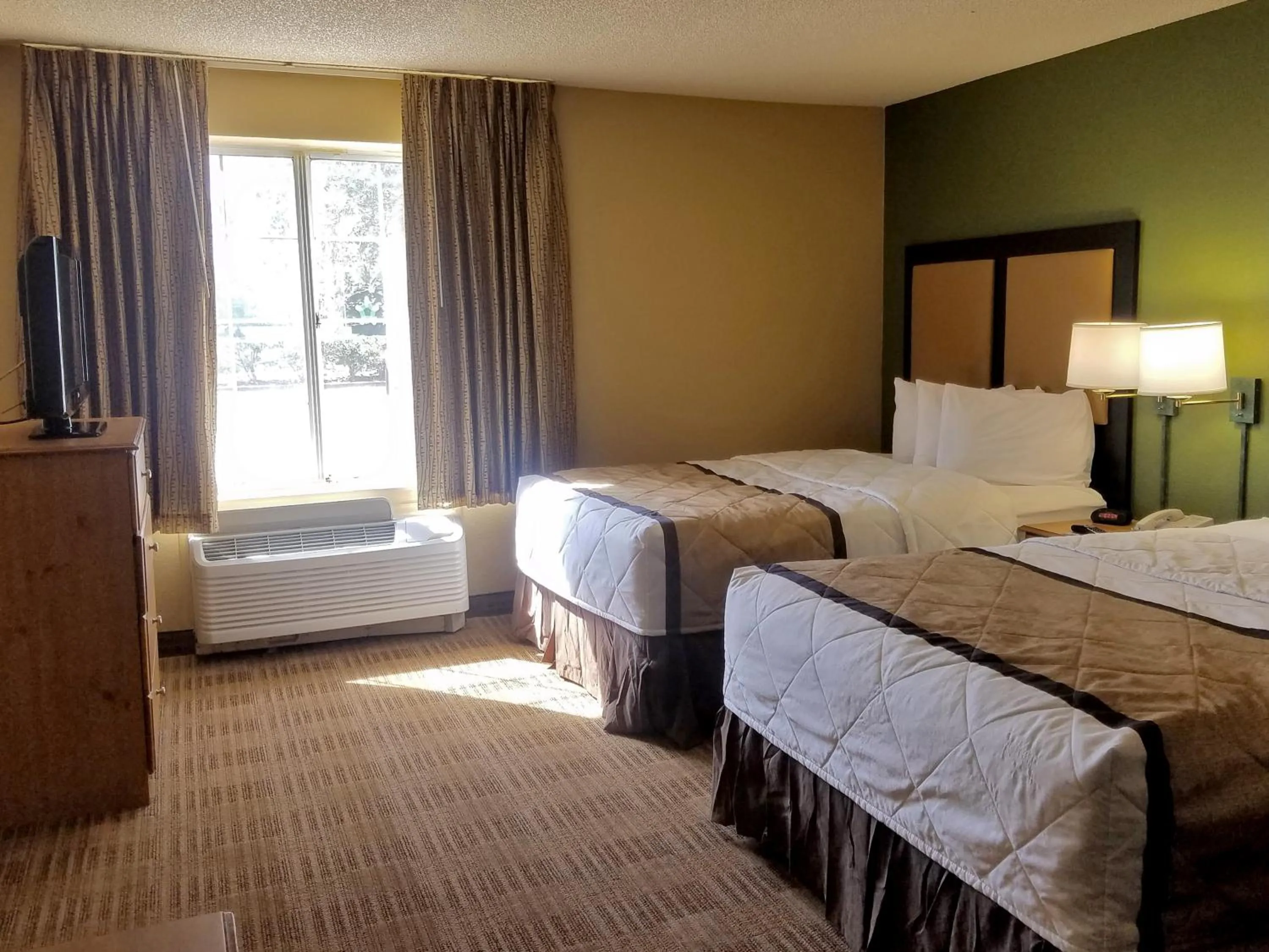 Bed in Extended Stay America Select Suites - Jacksonville - Baymeadows