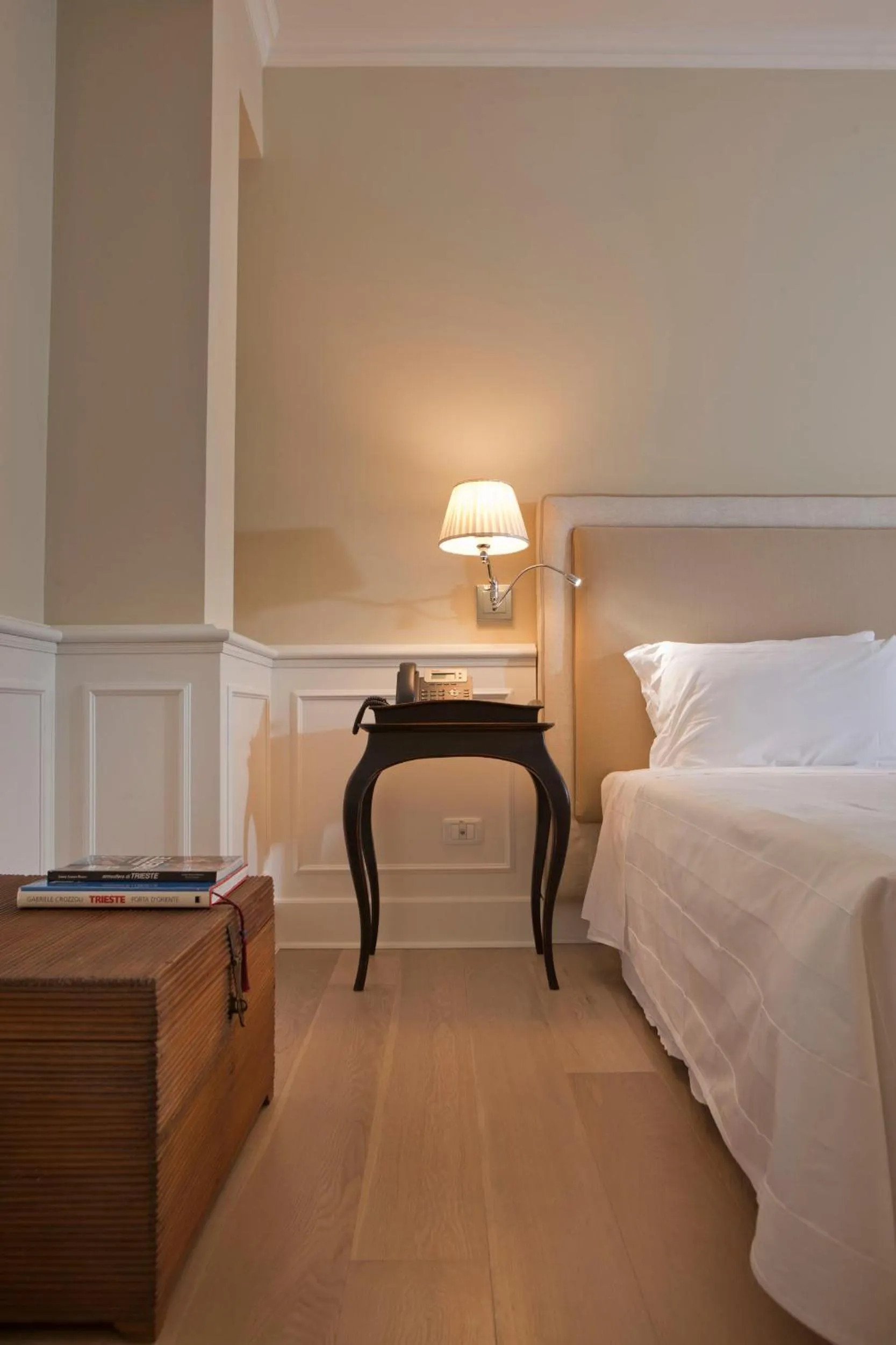 Bed in Hotel Riviera & Maximilian's