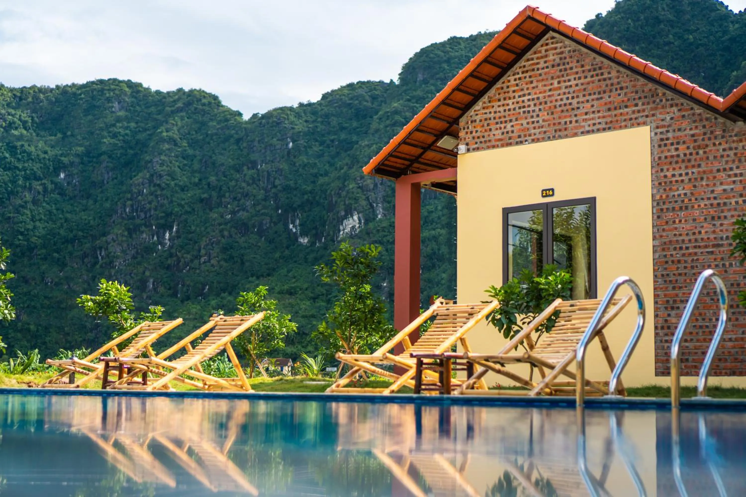 Swimming pool in Trang An Retreat