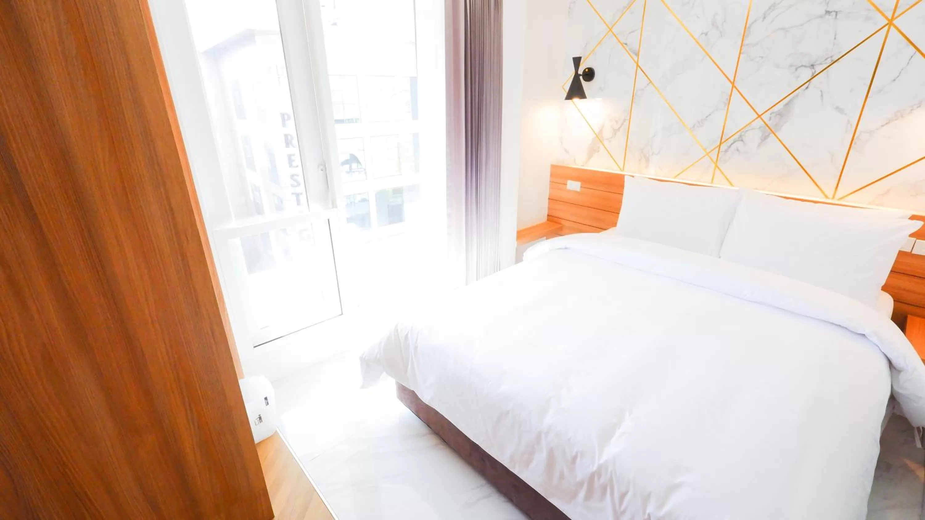 Bedroom, Bed in Pinnacle Dream