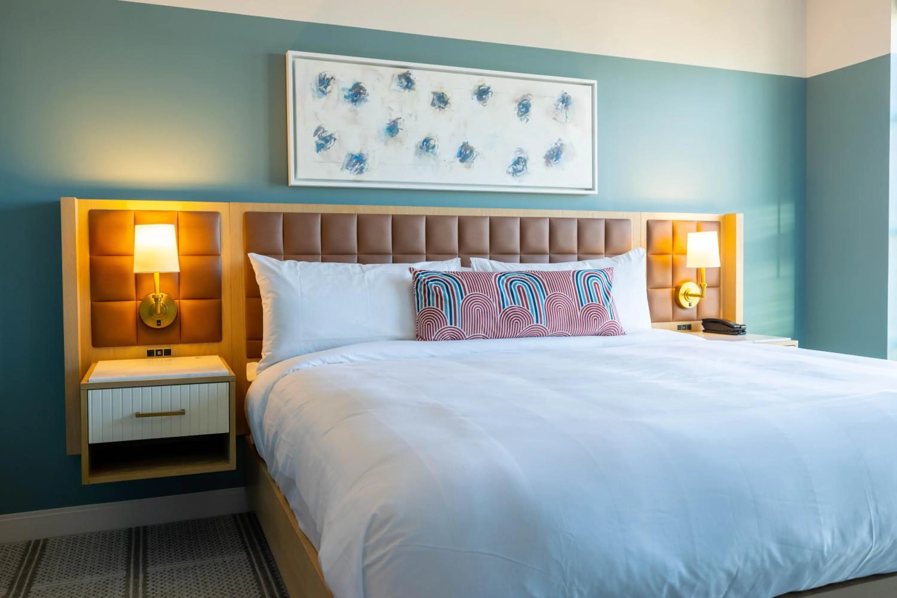 Standard King Room - Hearing Accessible in The Alamite, Tuscaloosa, a Tribute Portfolio Hotel