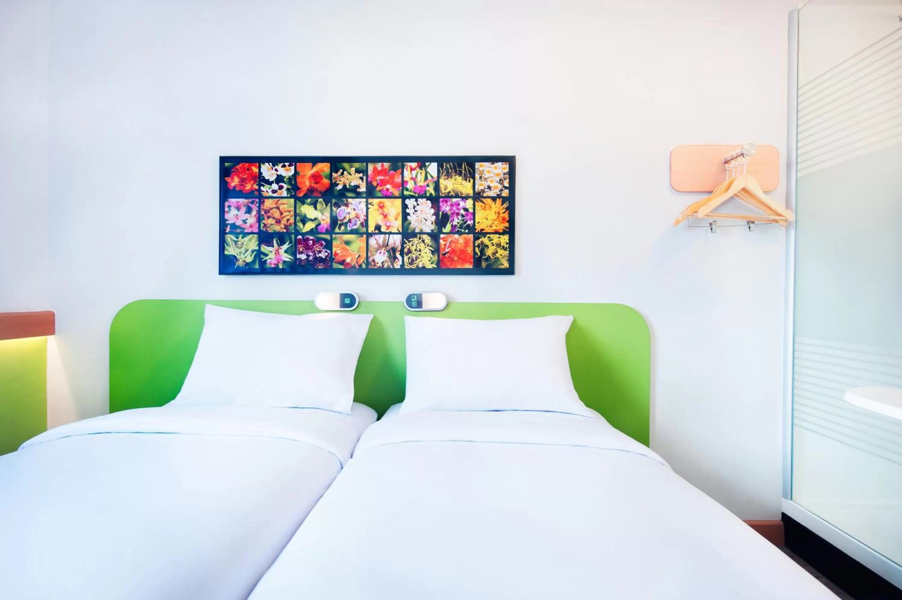 Bedroom, Bed in Ibis Budget Semarang Tendean