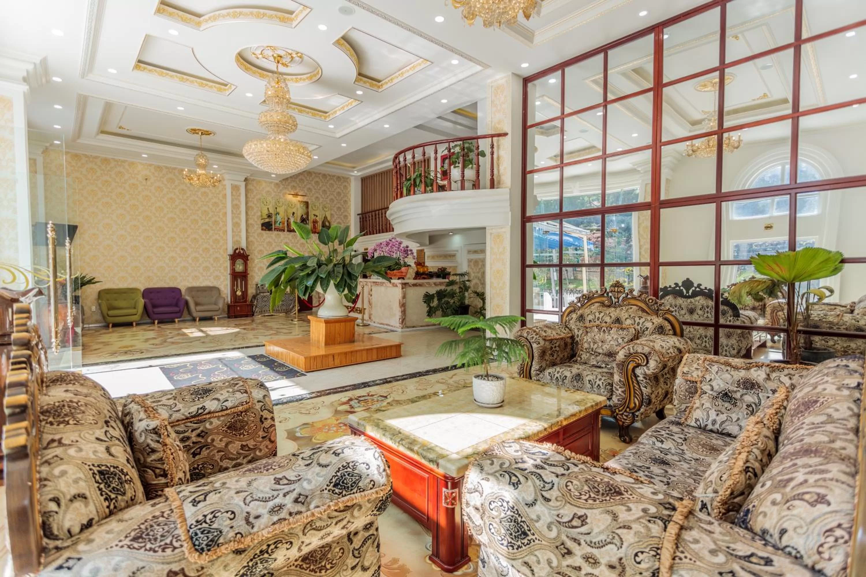 Living room, Lobby/Reception in President Hotel