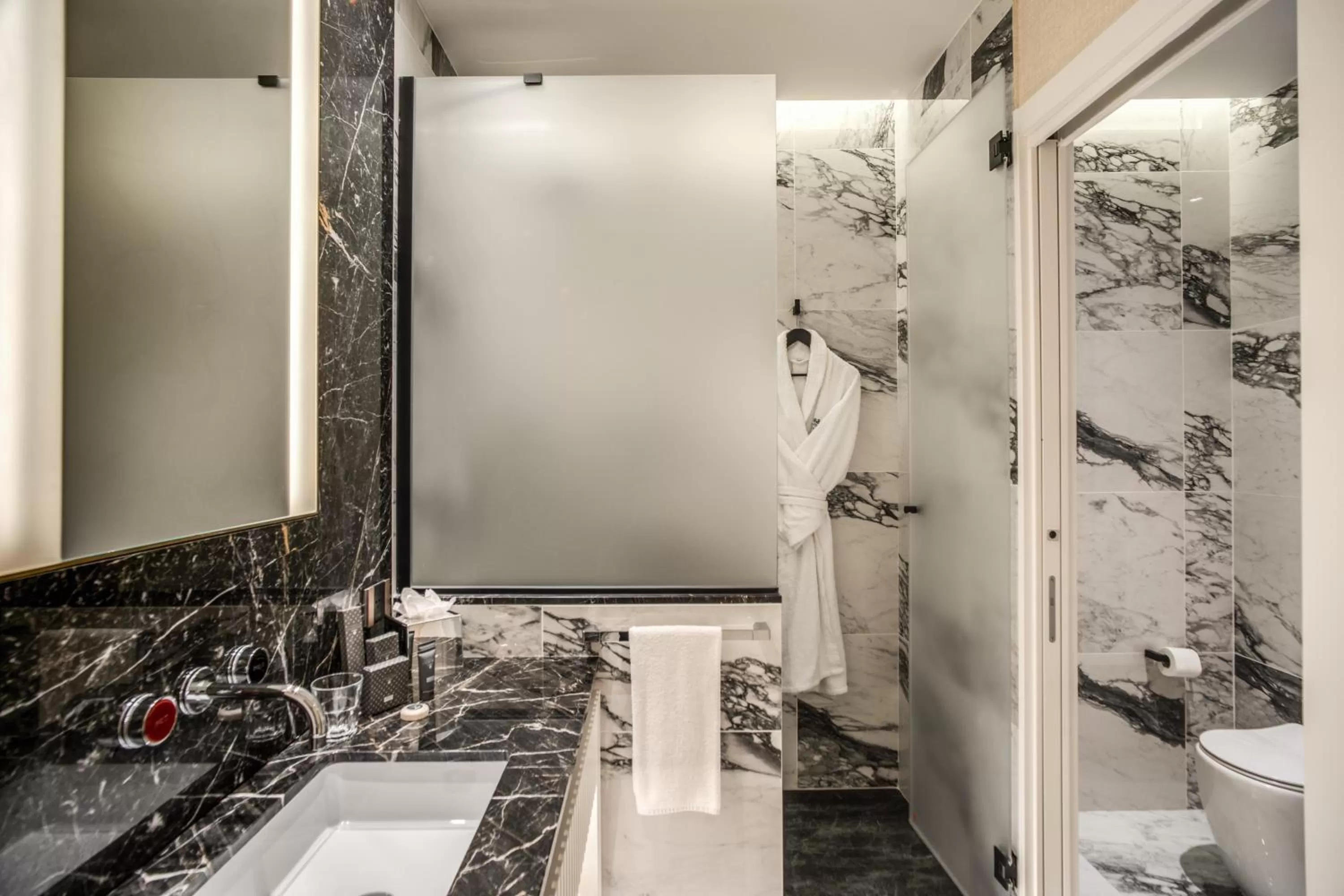 Bathroom in CC Palace Hotel