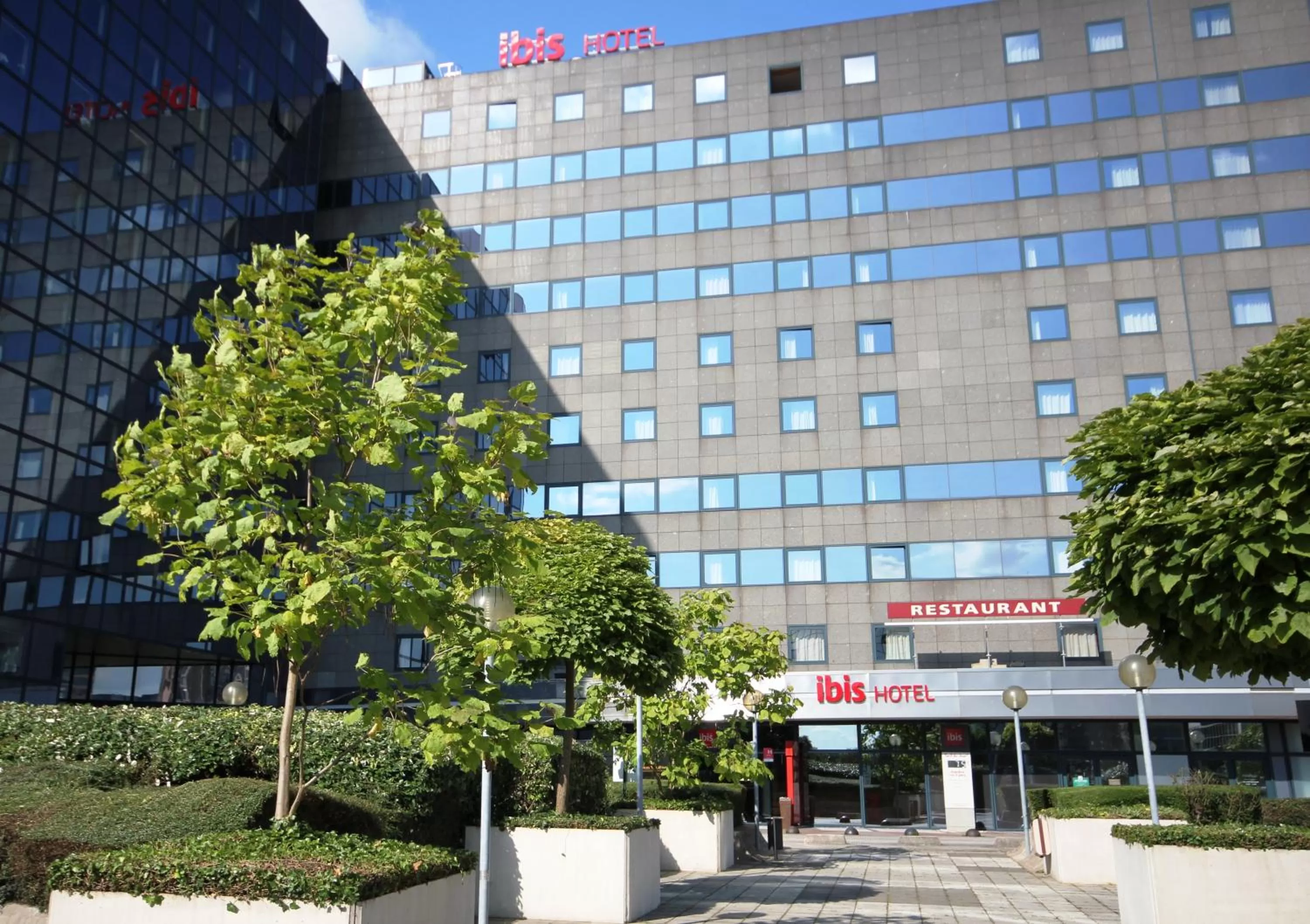 Facade/entrance in Ibis Marne la Vallée Noisy