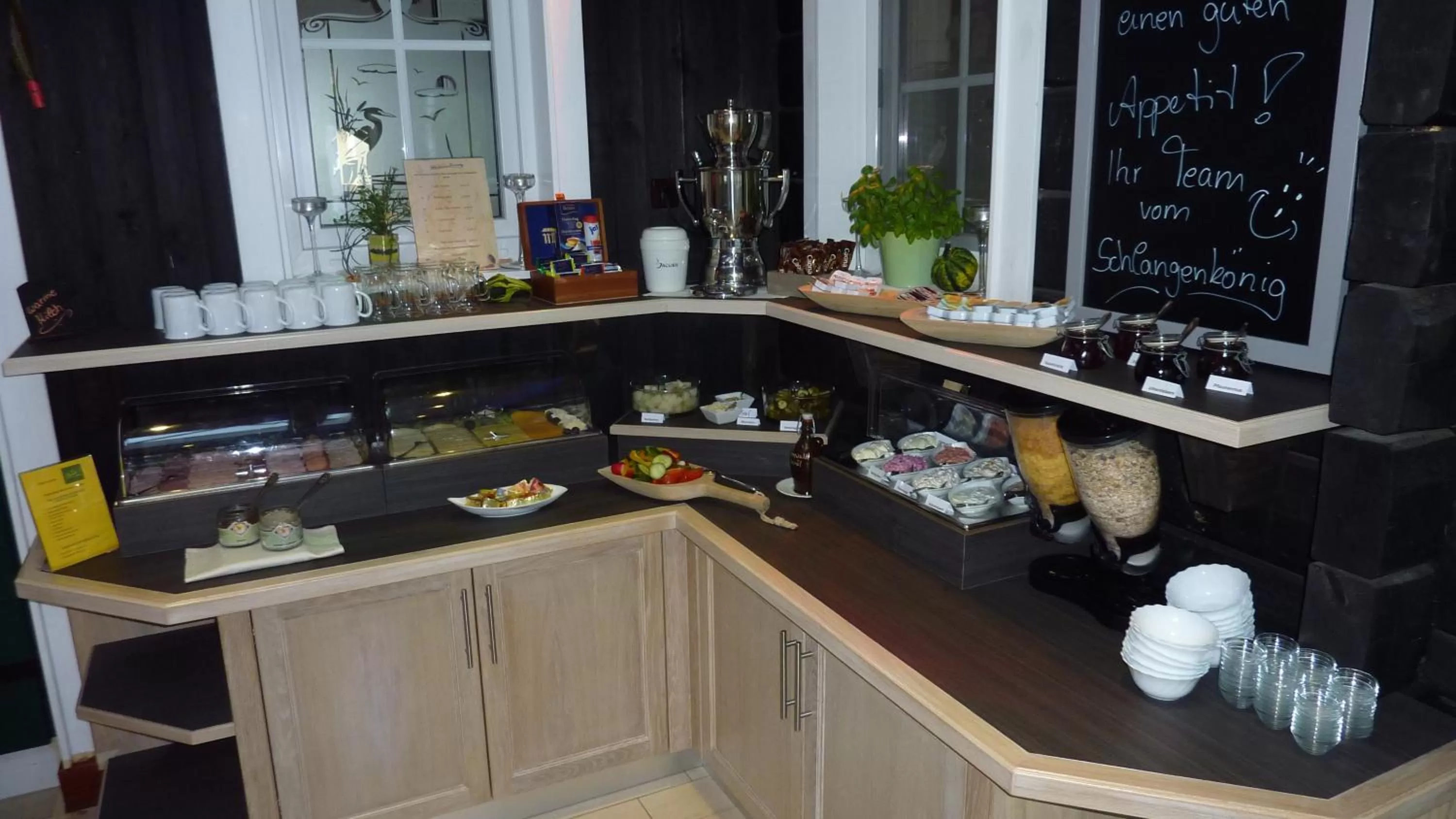 Buffet breakfast in Zum Schlangenkönig