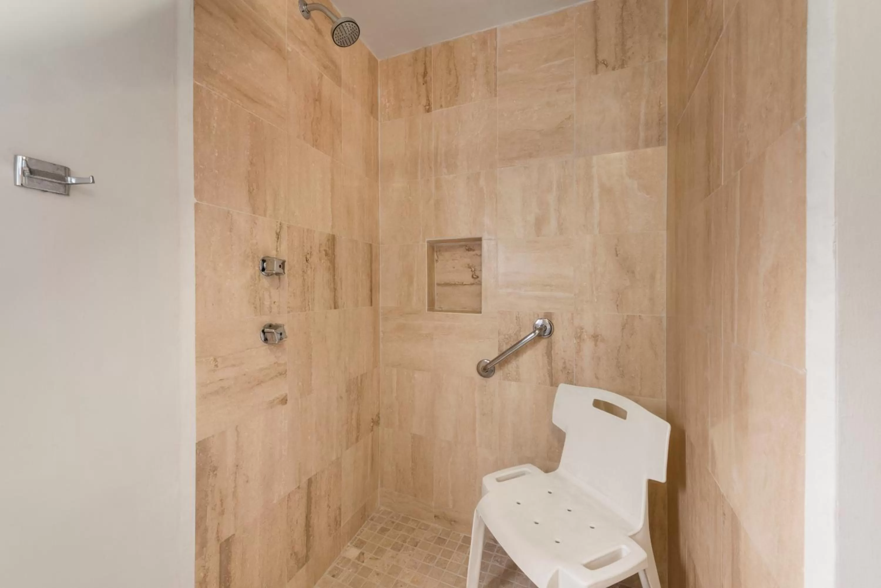 Decorative detail in Ramada Plaza by Wyndham Leon