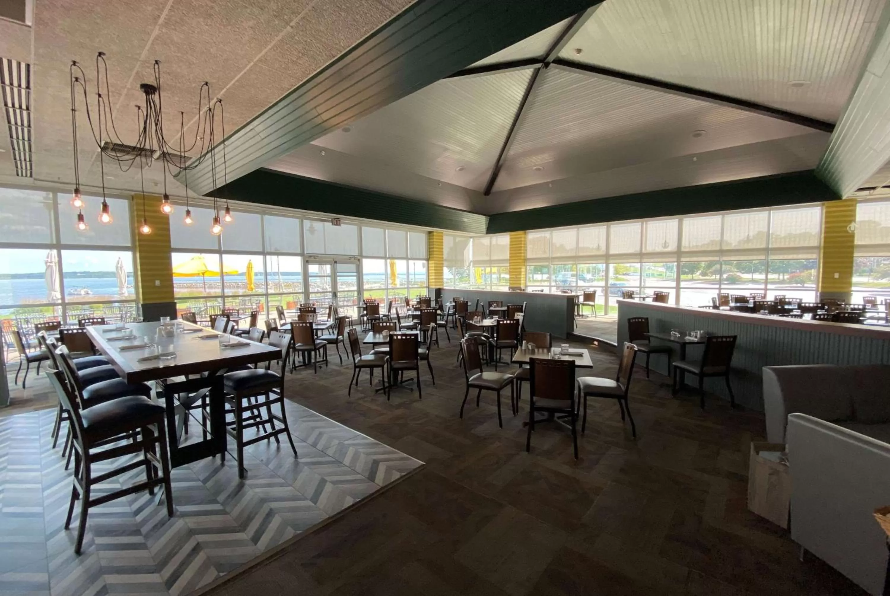 Restaurant/places to eat in 41 Lakefront Hotel, Trademark Collection by Wyndham