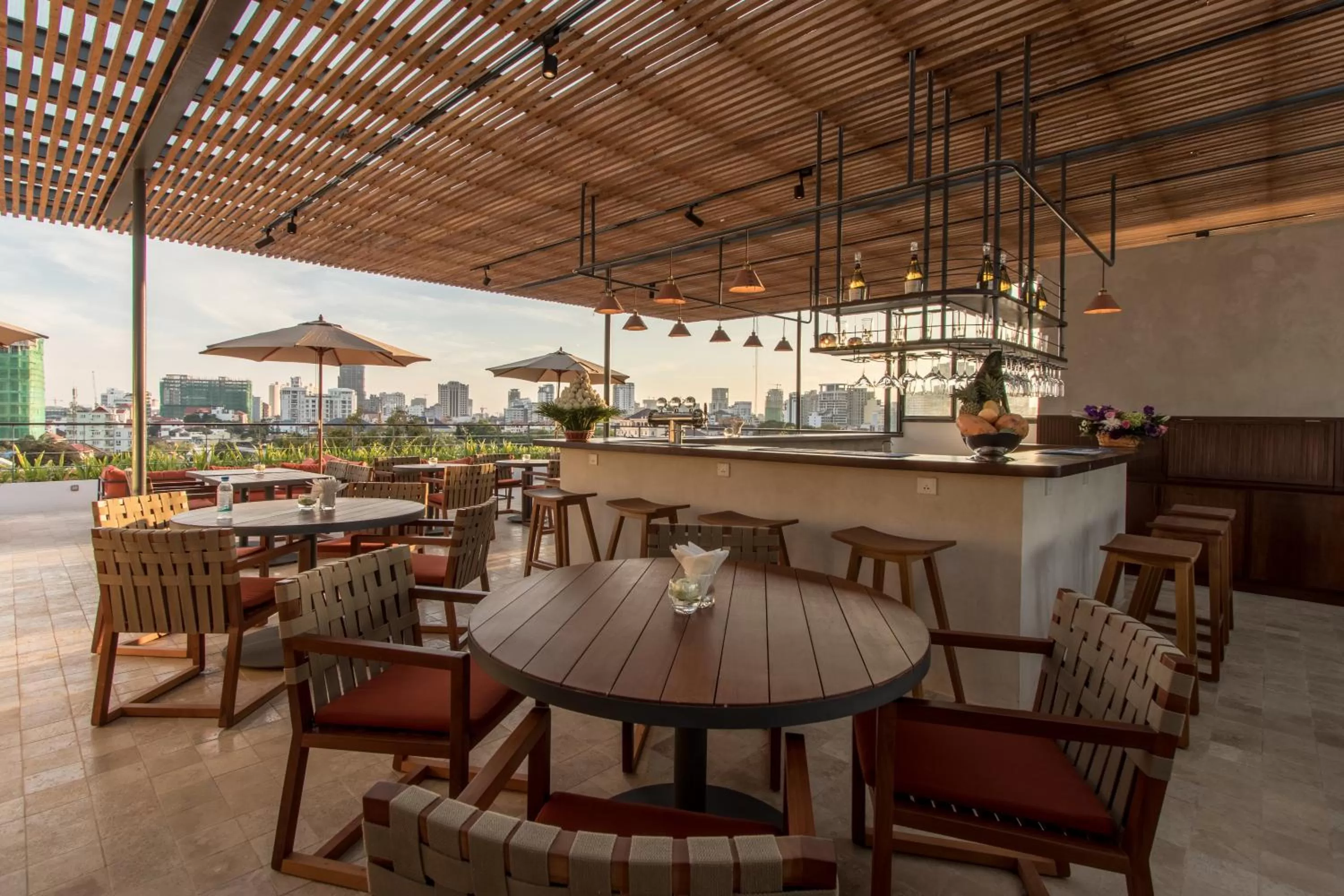 Restaurant/places to eat in Penh House Hotel