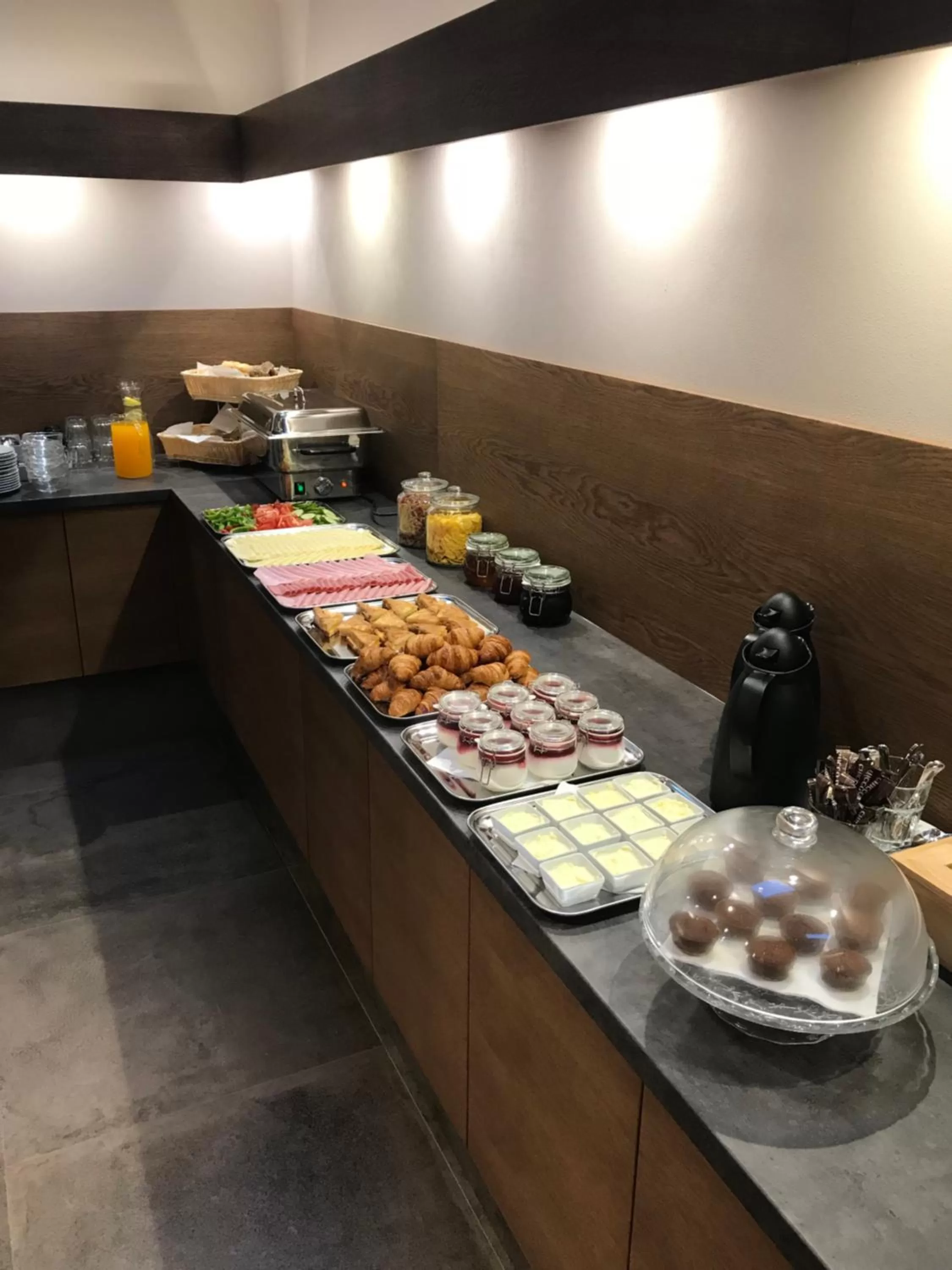 Buffet breakfast in Hotel U koně