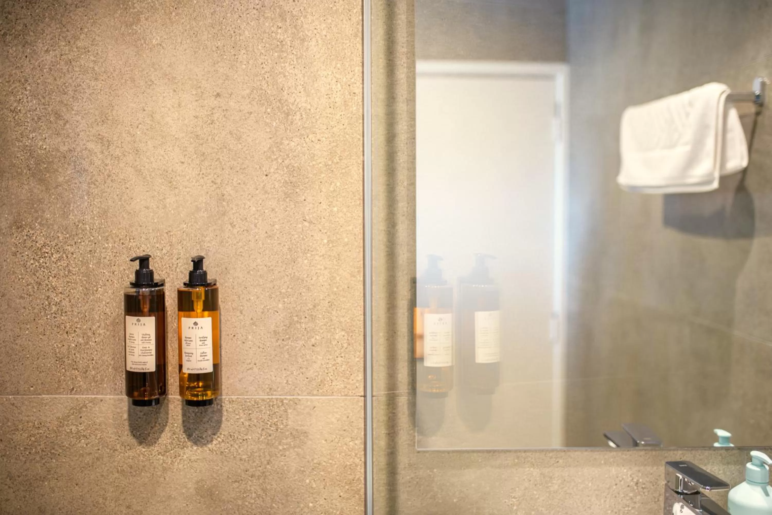 Bathroom in Takapuna International Motor Lodge