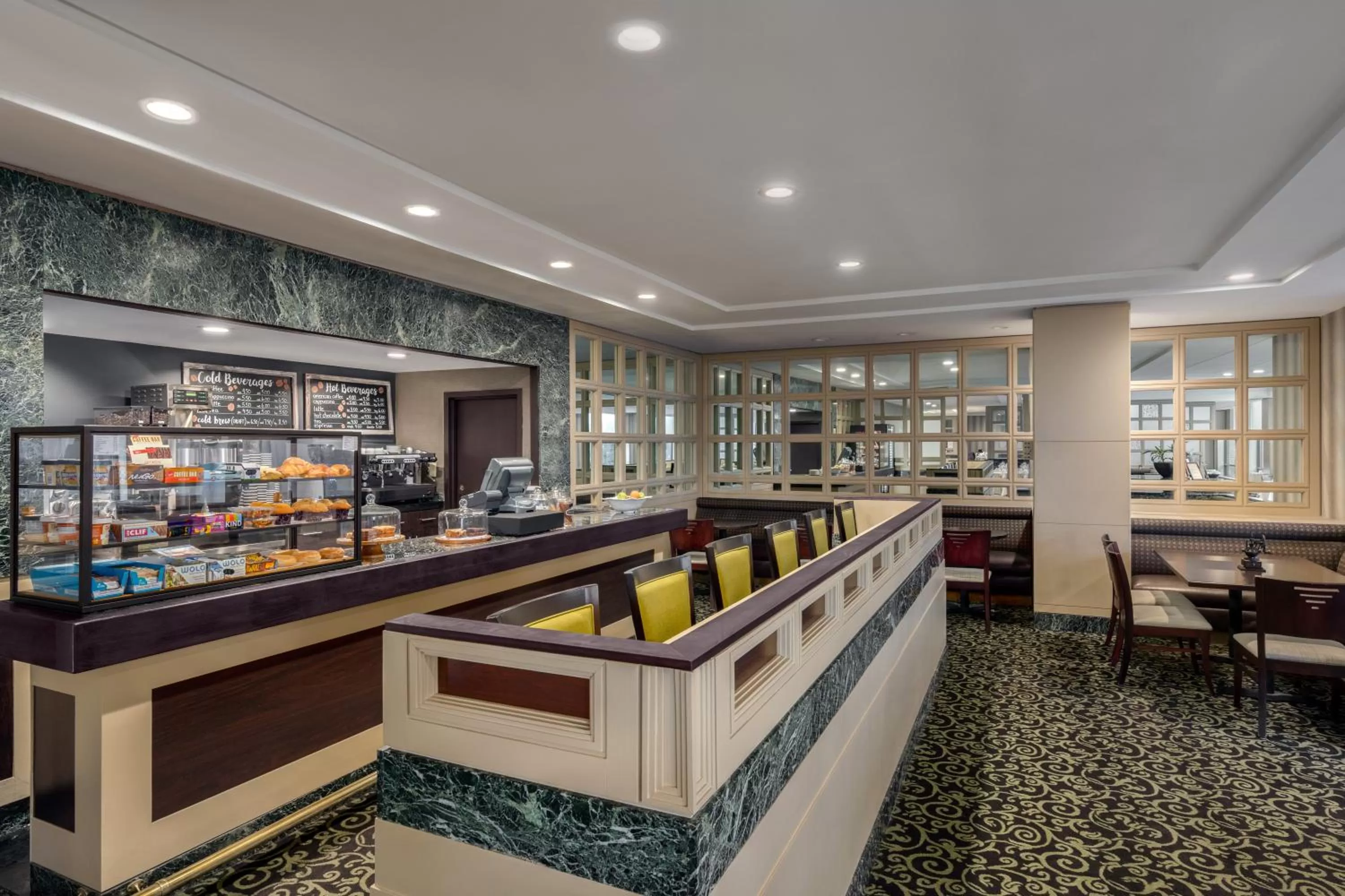 Food and drinks in DoubleTree by Hilton New York-LaGuardia
