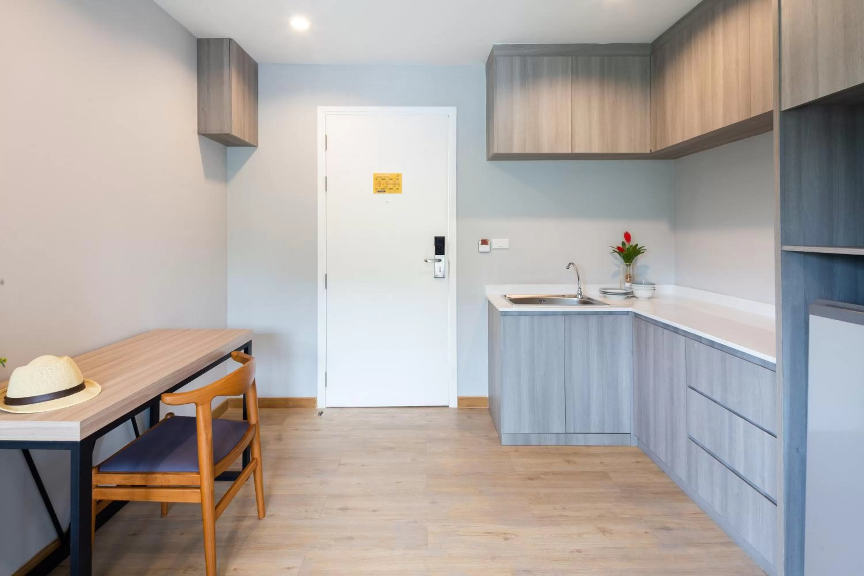 Kitchen or kitchenette in Horsehill Hotel Sriracha