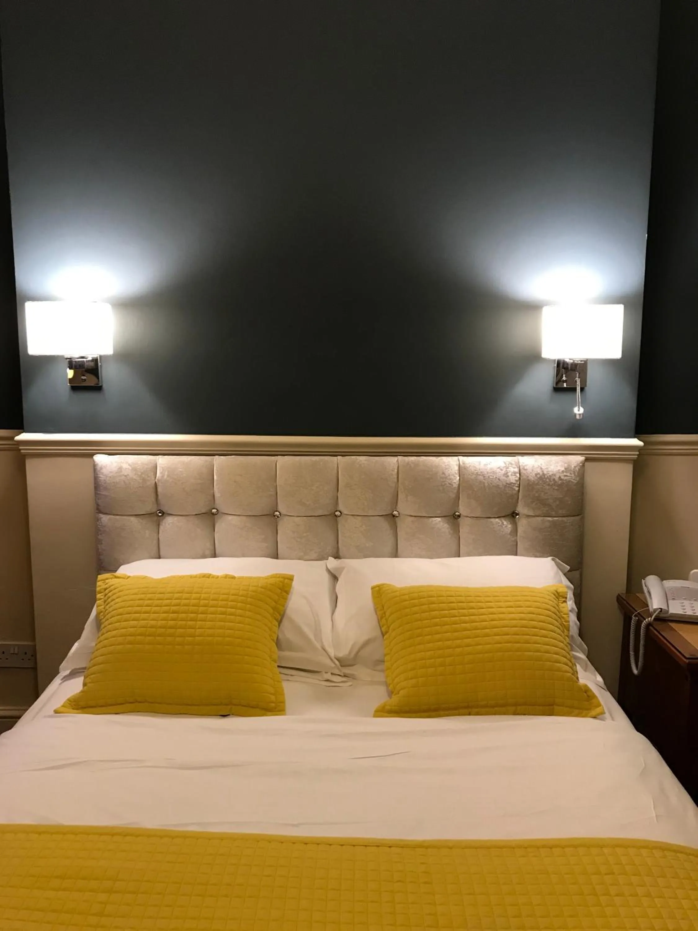 Photo of the whole room, Bed in Eurobar & Hotel