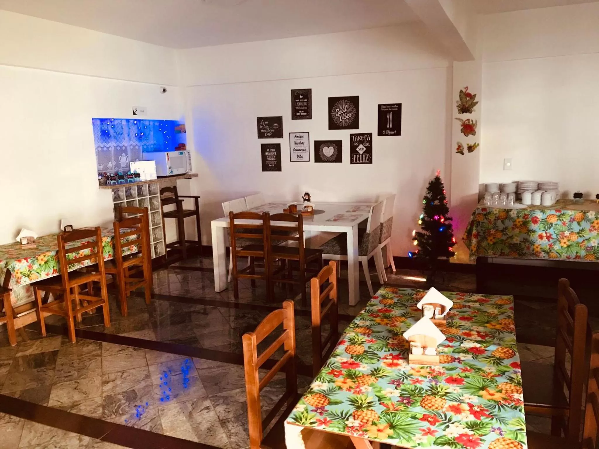 Restaurant/Places to Eat in Flamingo Beach Pousada