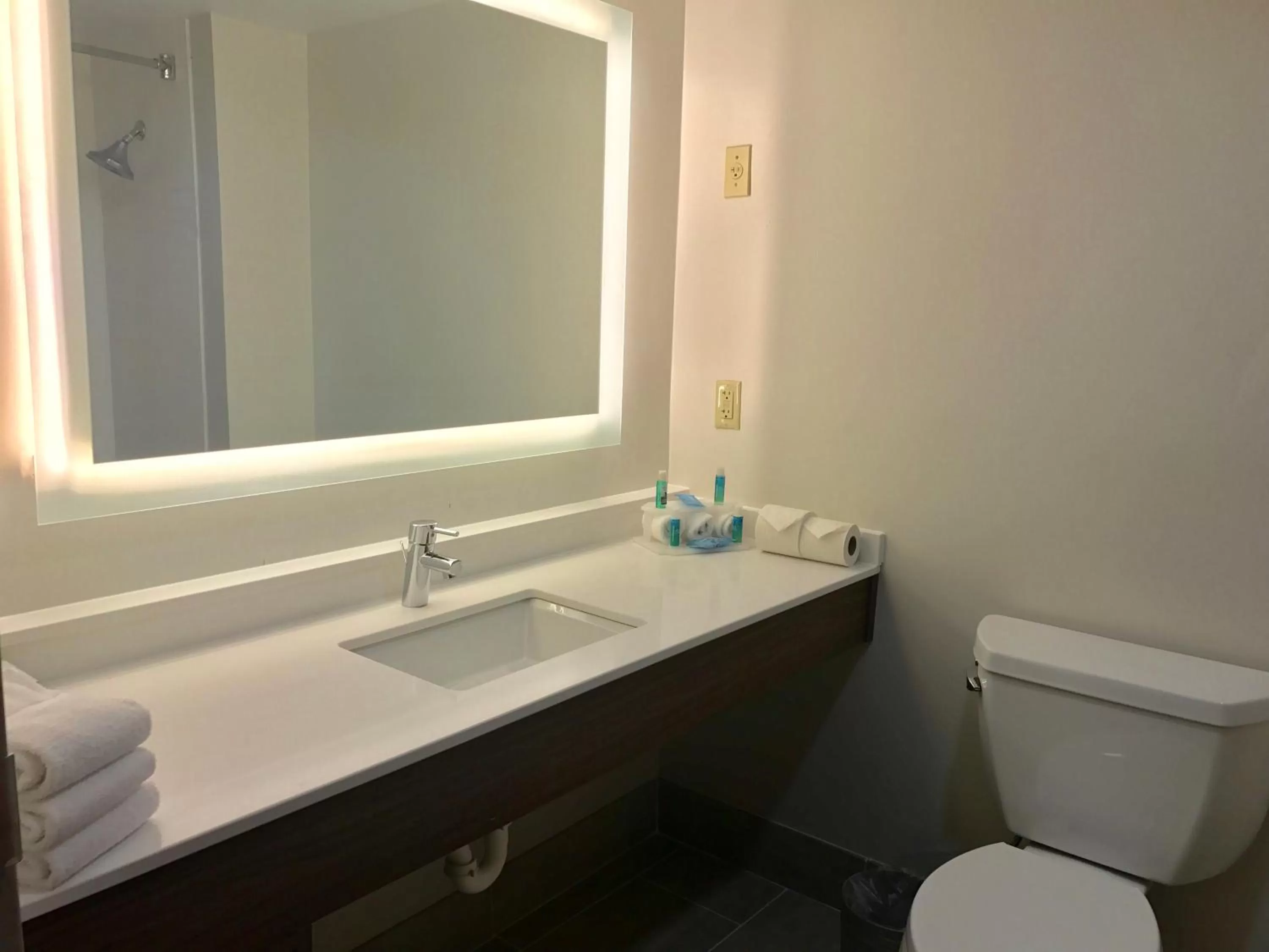 Bathroom in Holiday Inn Express Hotel & Suites Louisville East by IHG