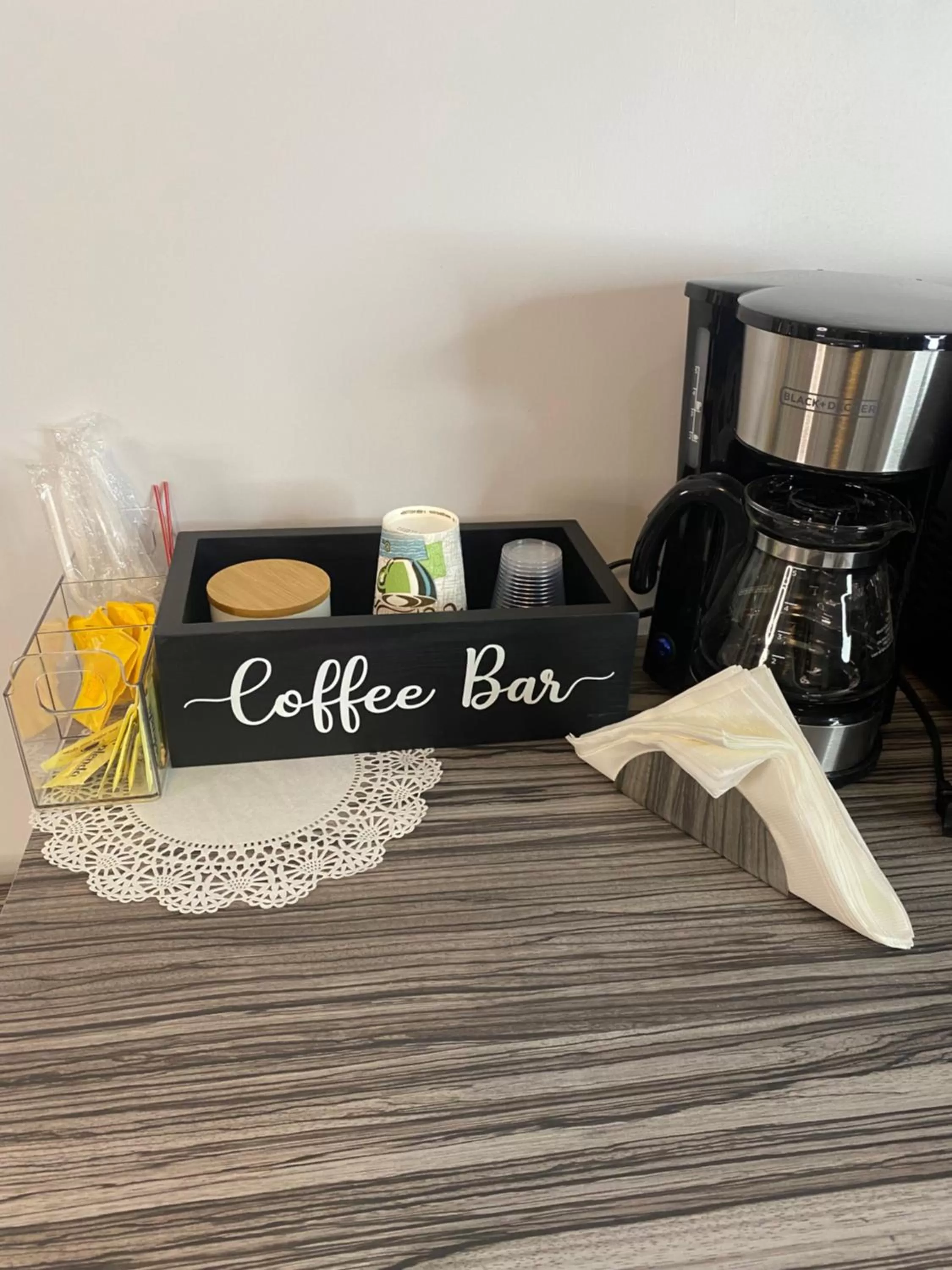 Coffee/tea facilities in Itza-Bella Suites