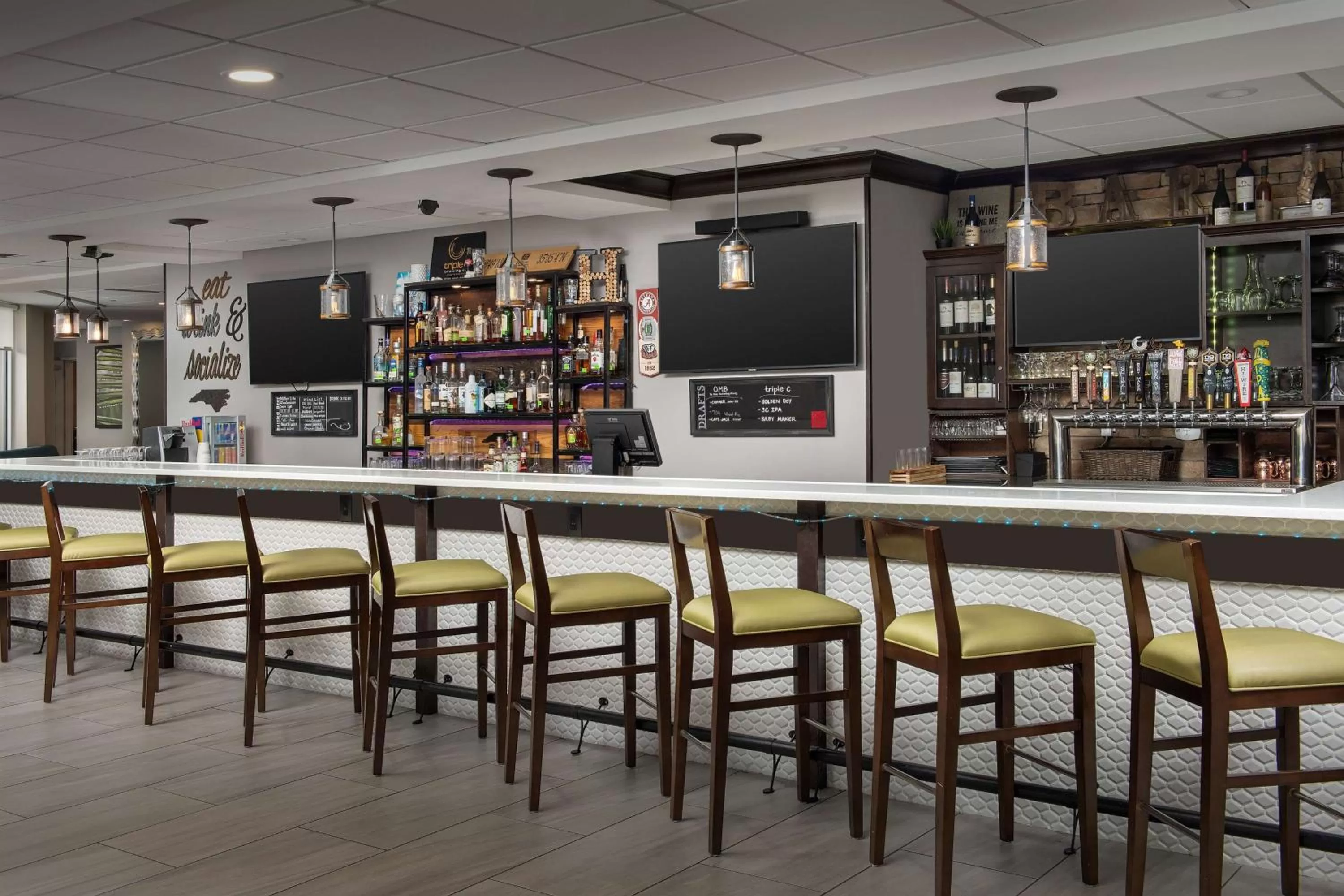 Lounge or bar in Hilton Garden Inn Charlotte/Mooresville