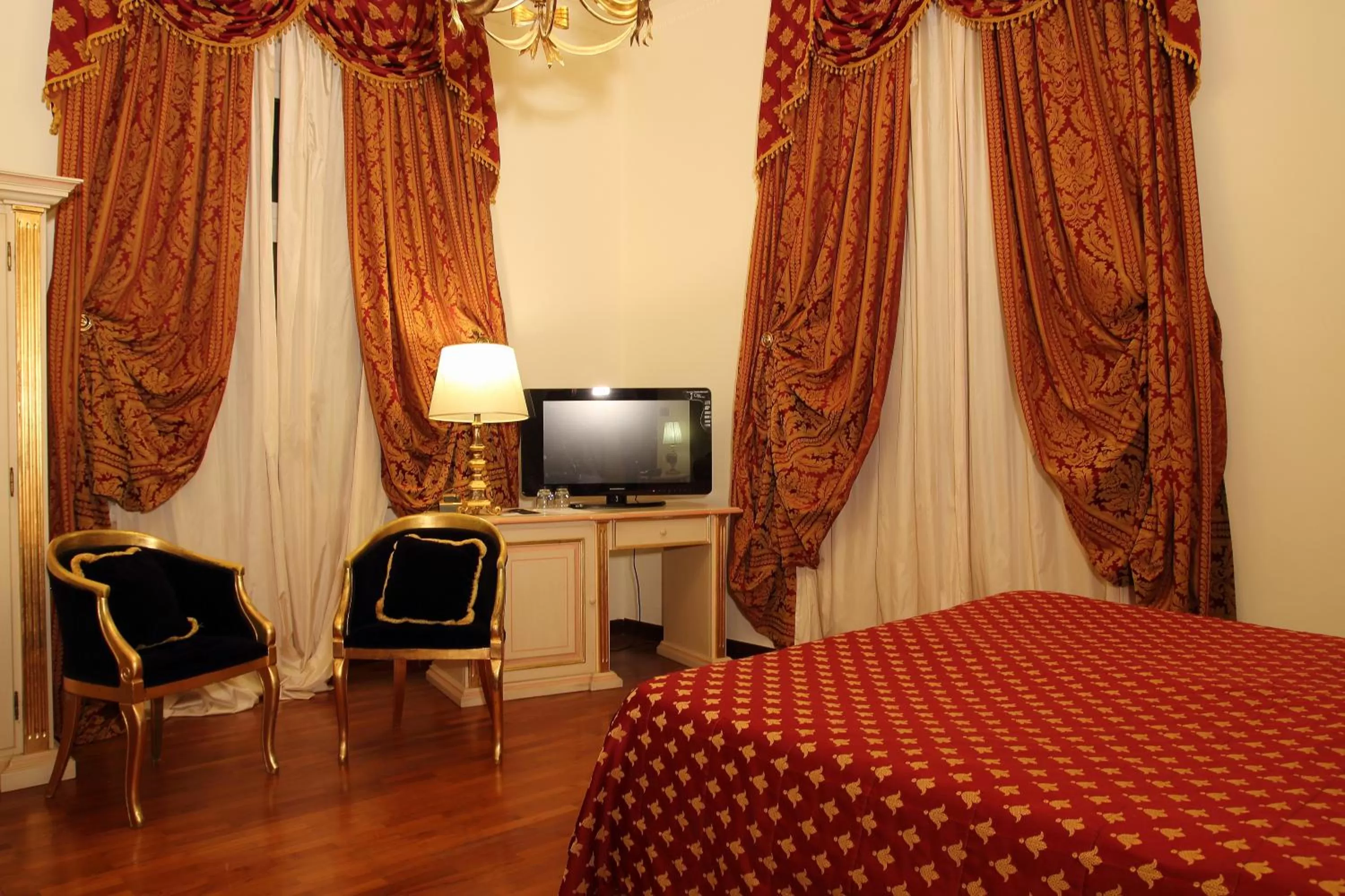 Bedroom, Bed in Hotel Columbia Wellness & Spa