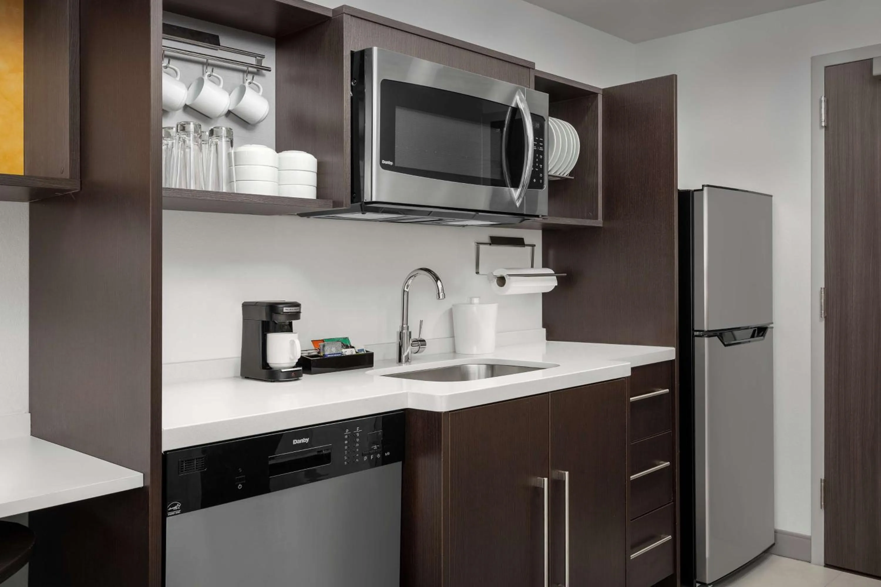 Kitchen or kitchenette in Home2 Suites Orlando Southeast Nona