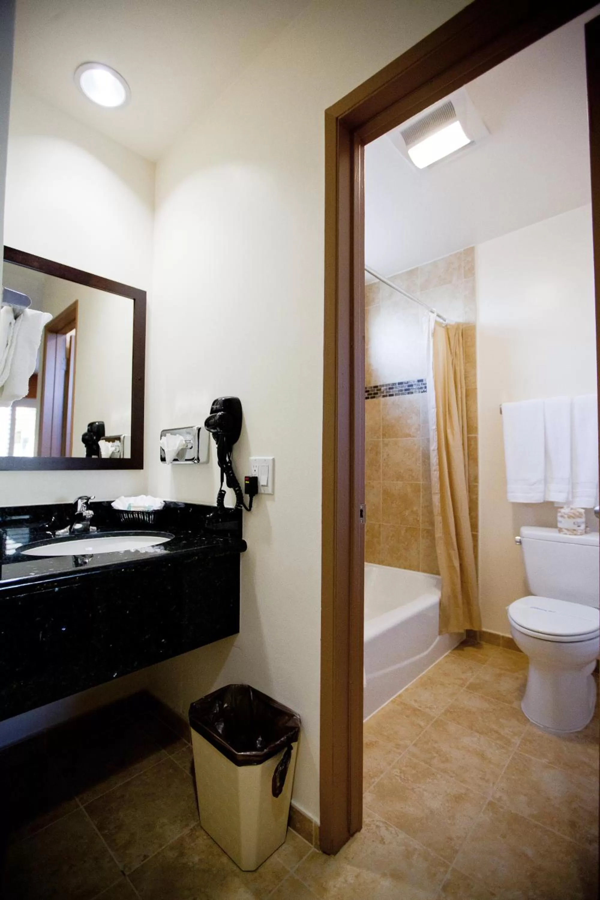 Bathroom in Dunes Inn - Sunset